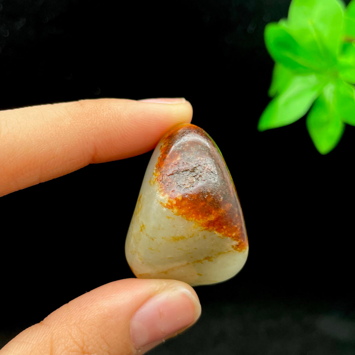 和田玉聚红皮籽料挂件（26.7g）