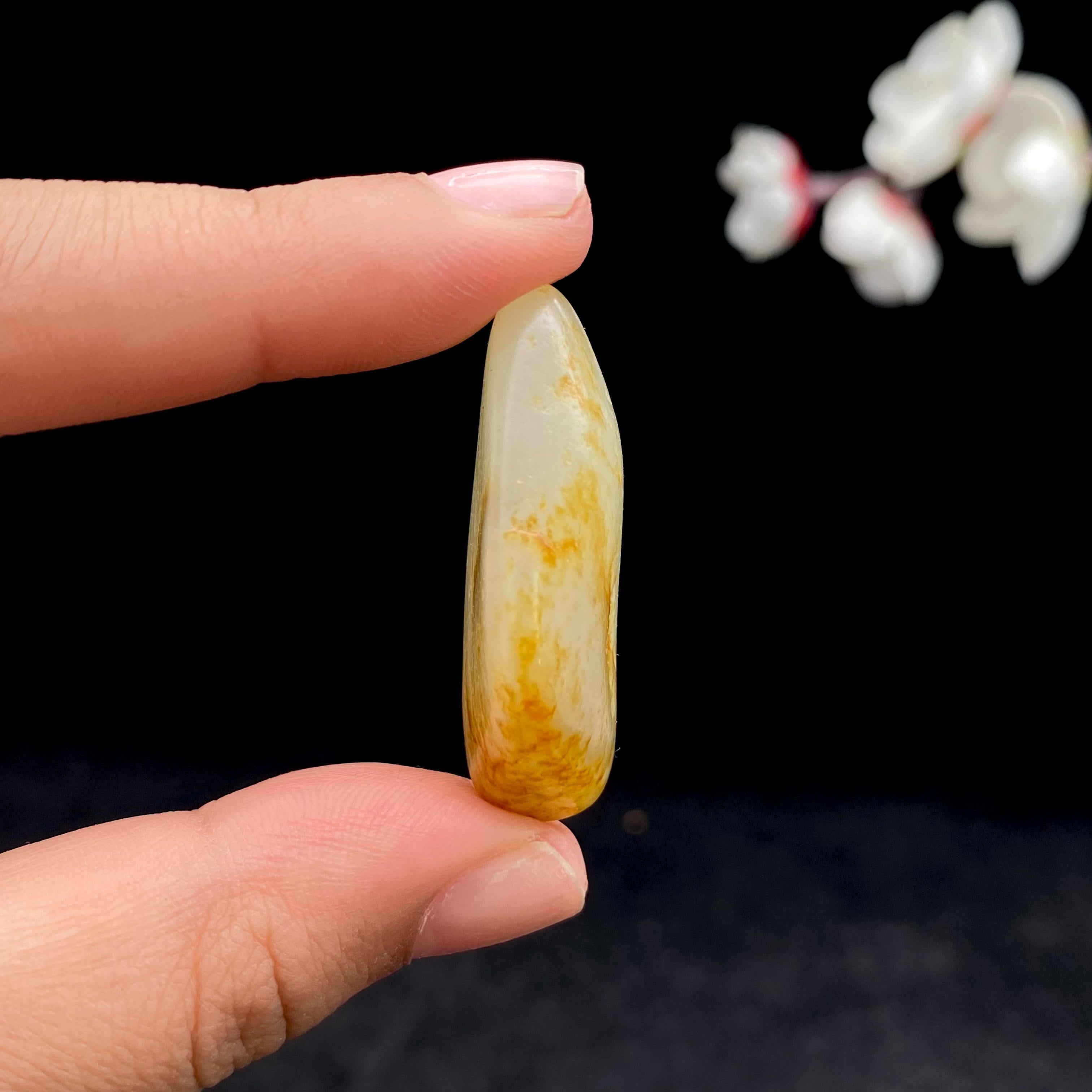 【超值推荐】 和田玉洒金皮籽料吊坠籽（11.9g）