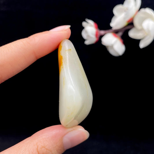 和田玉聚黄皮籽料原石（33g）