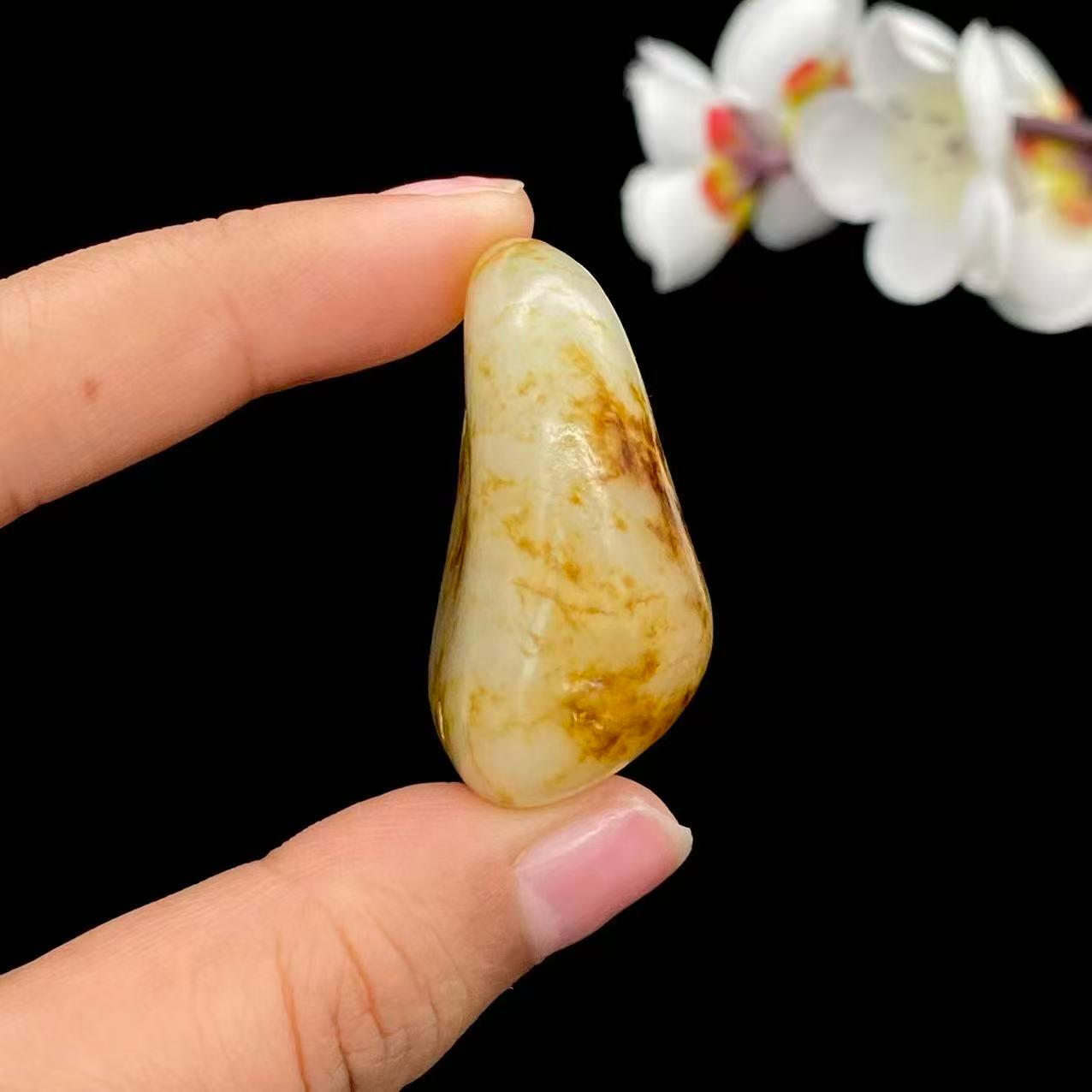 和田玉秋梨皮籽料挂件（39g）