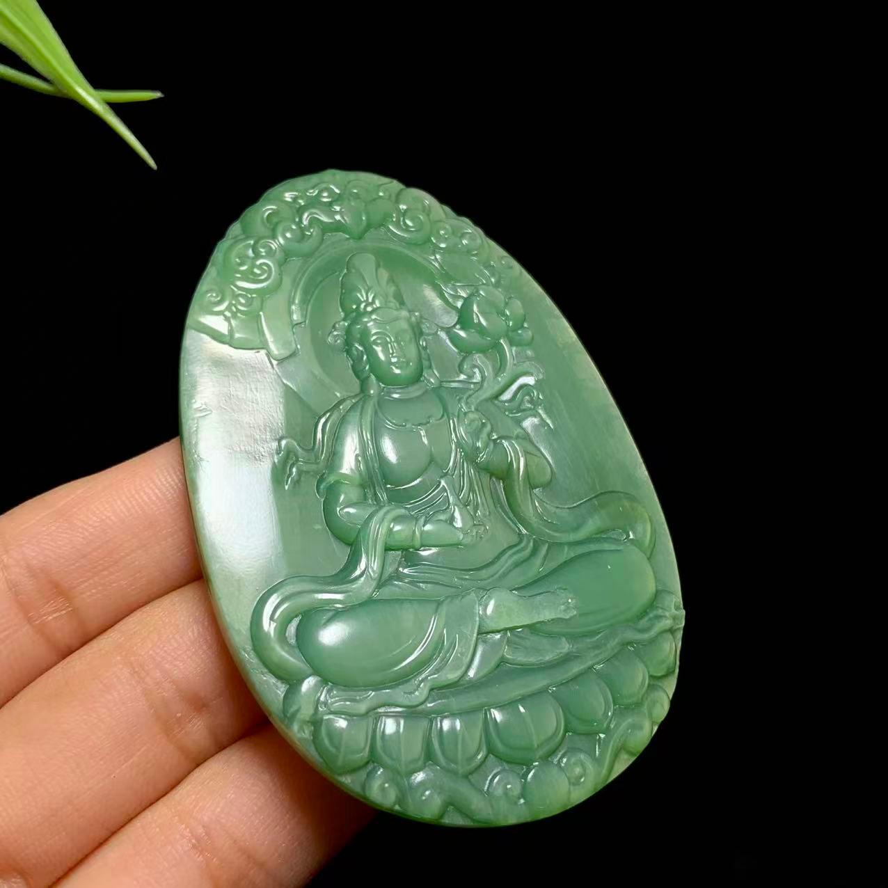 精品和田碧玉粉青观音挂件（51.2g）