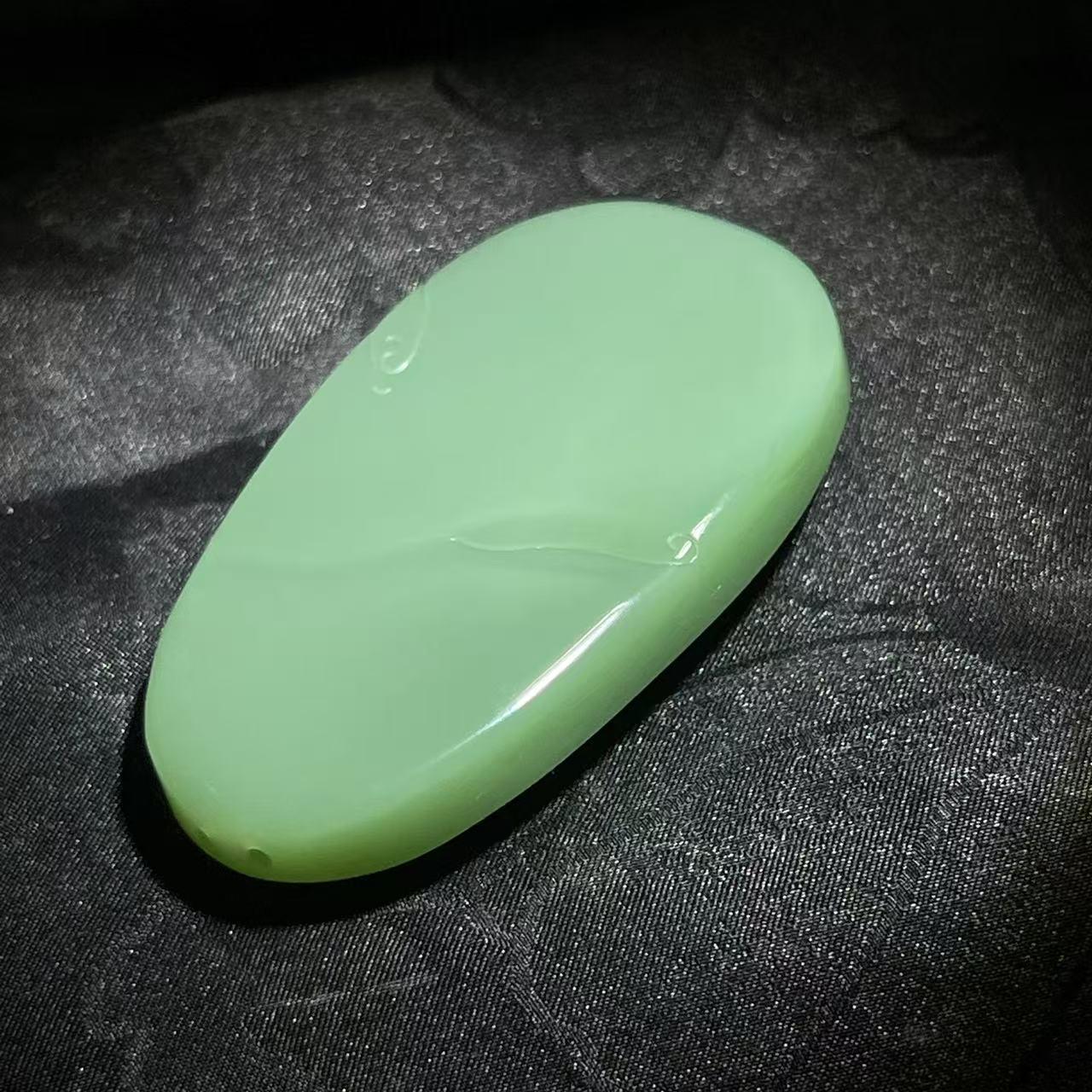 和田玉碧玉粉绿无事牌（42.4g）