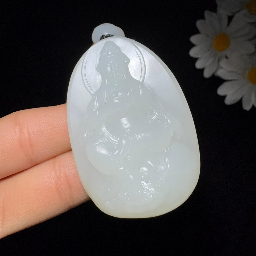和田玉籽料羊脂白玉观音（65.7g）