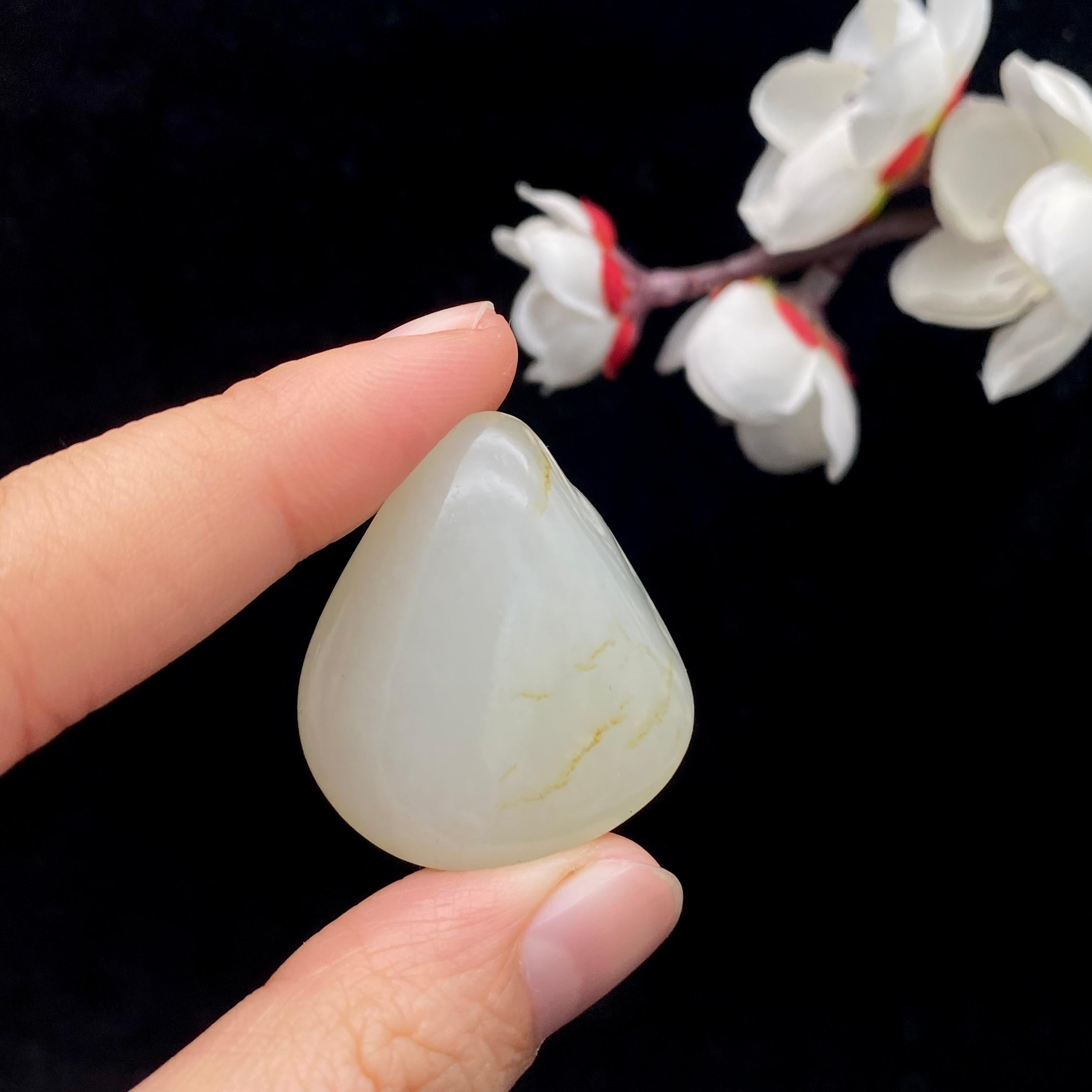 和田玉黄皮籽料挂件（18.1g）