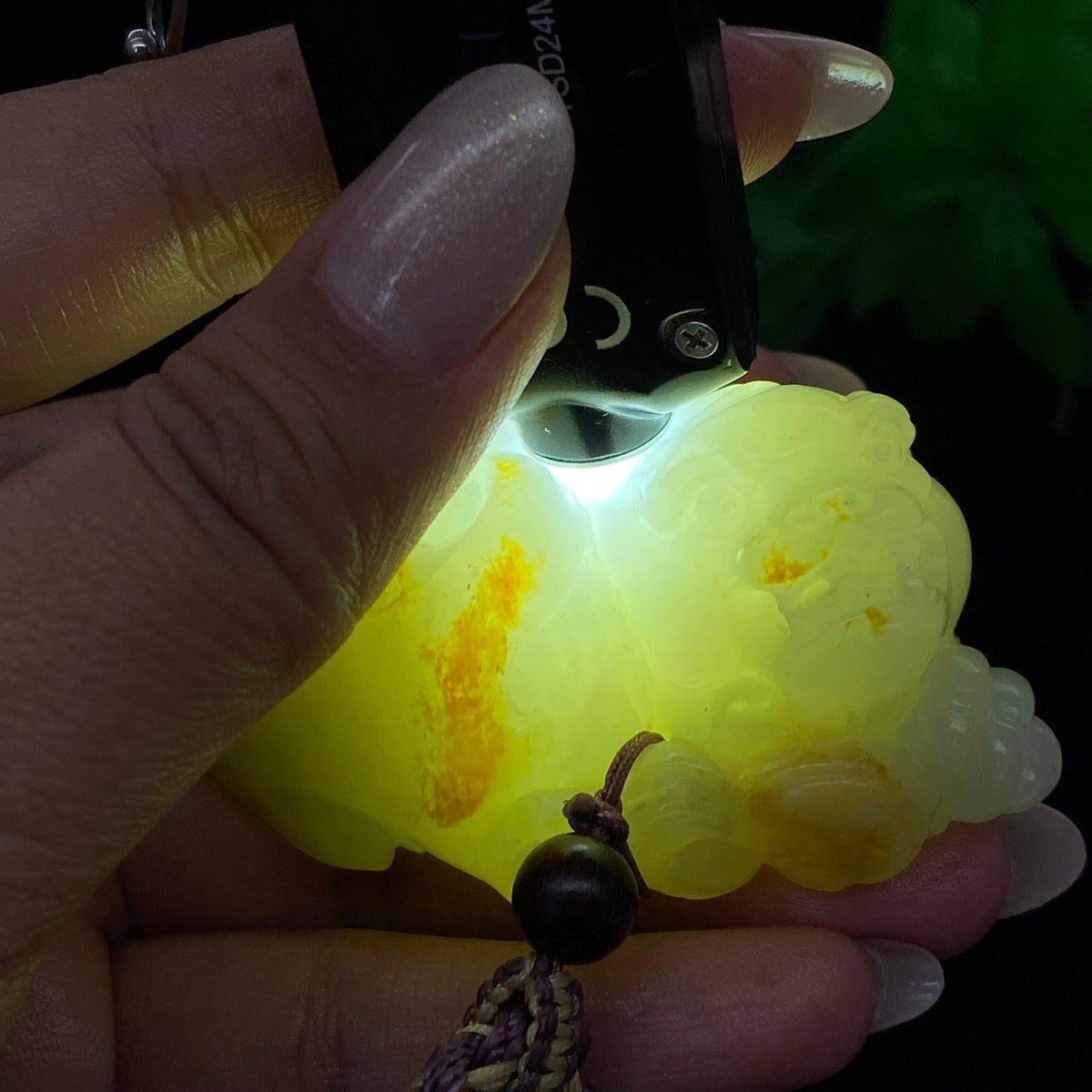 和田玉白玉籽料【貔貅】手把件（170g）