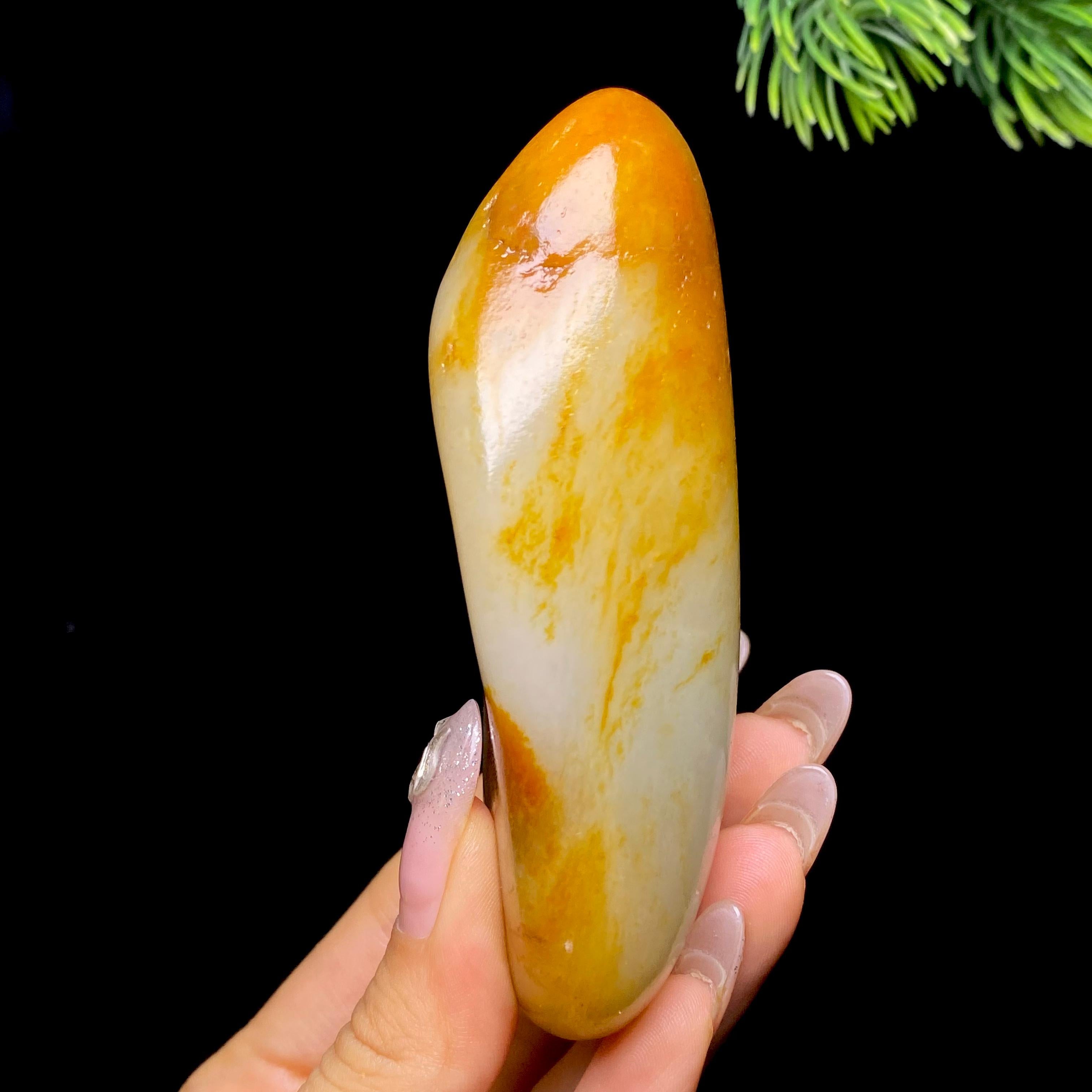 和田玉黄皮籽料手把件（215.6g）