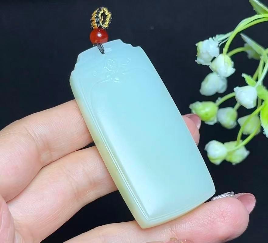 和田玉糖白平安无事牌（52.2g）