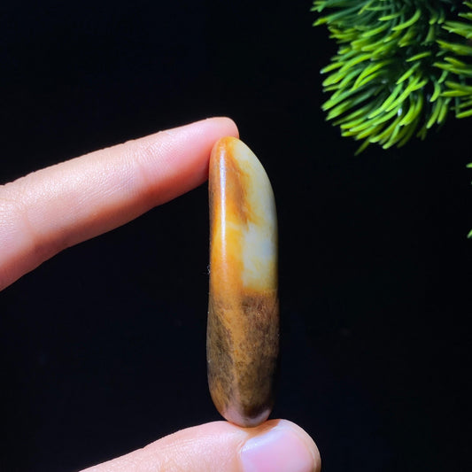 和田玉红沁籽料原石（31.4g）