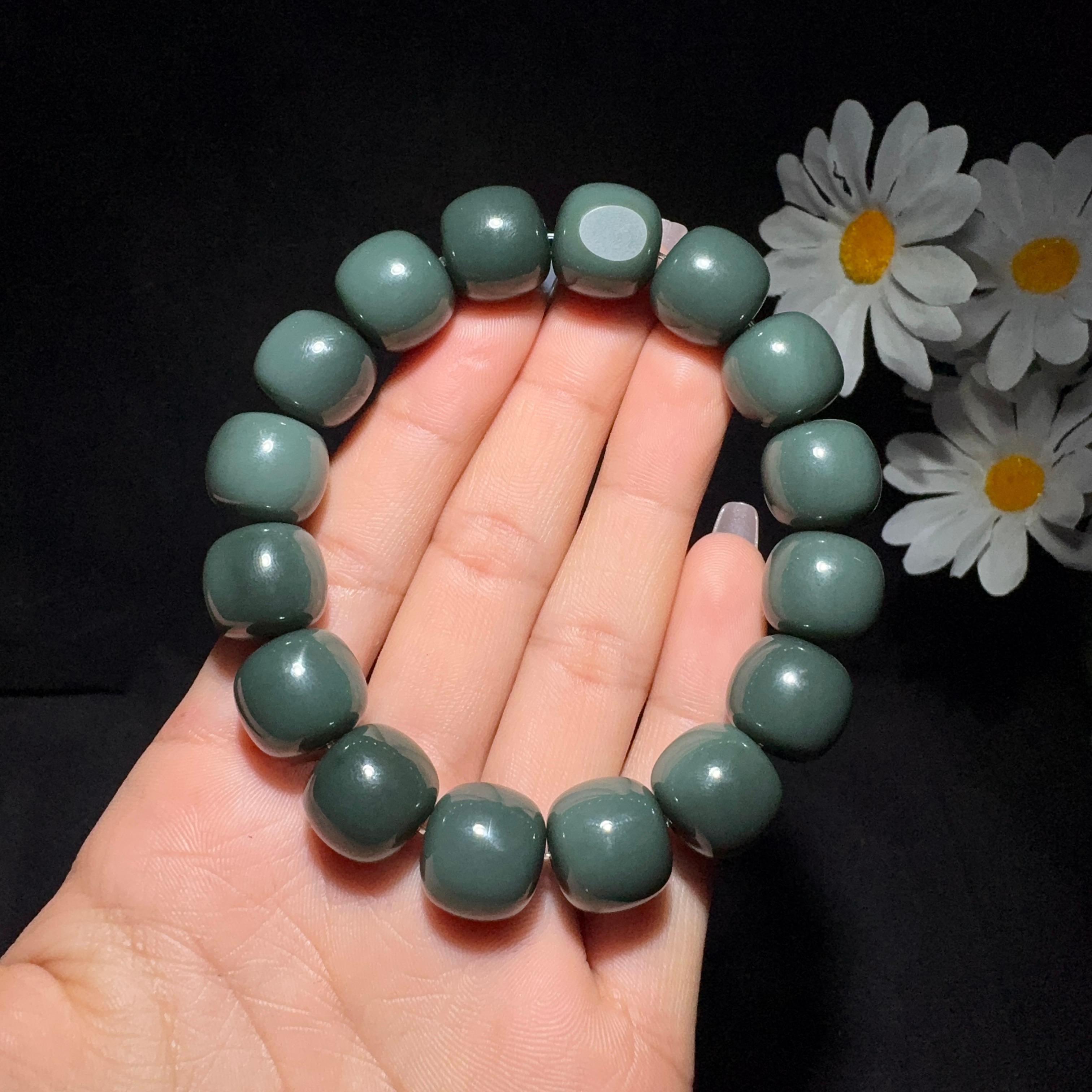 和田玉籽料沙枣青老型珠手串（75.3g）