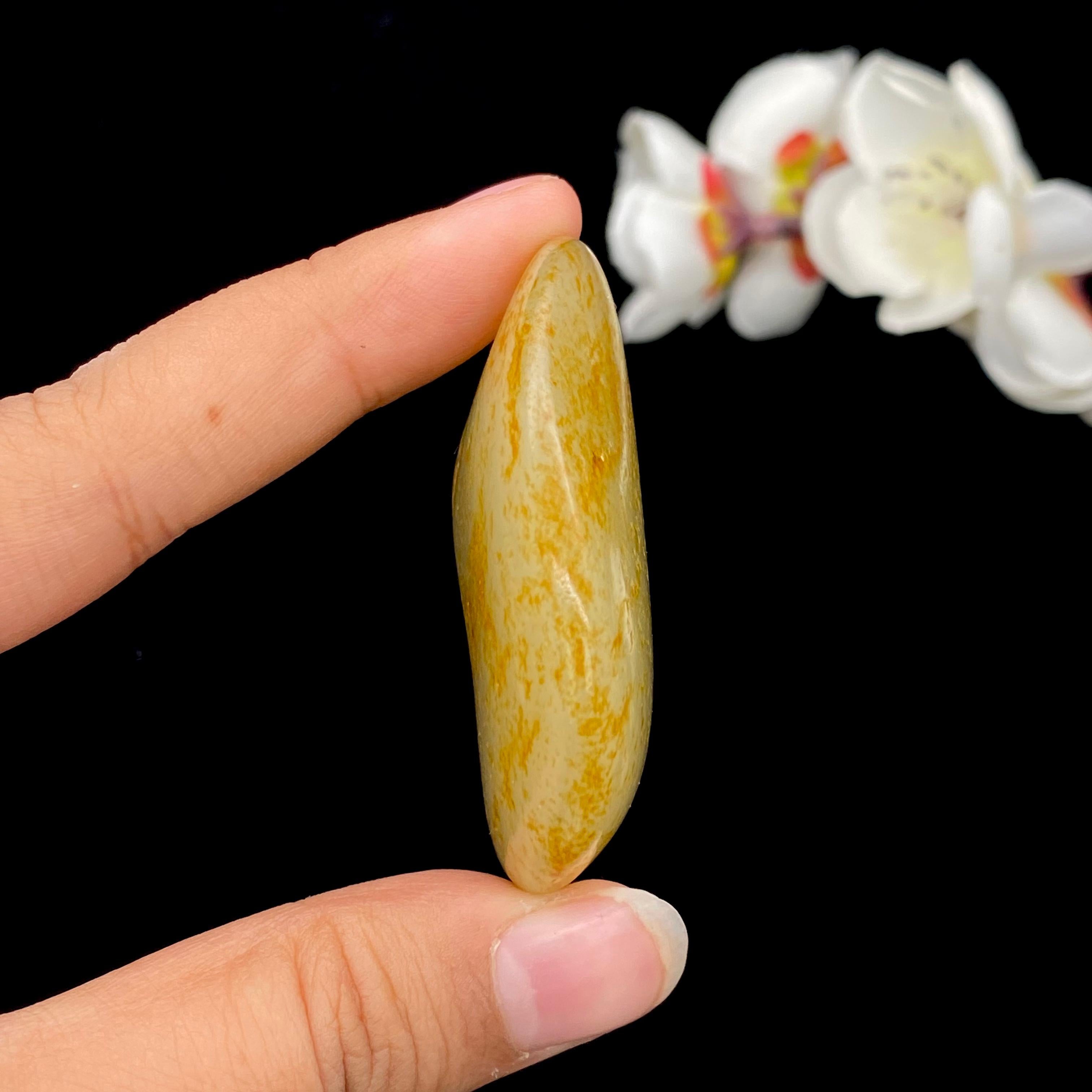 和田玉满洒金皮籽料挂件（49g）