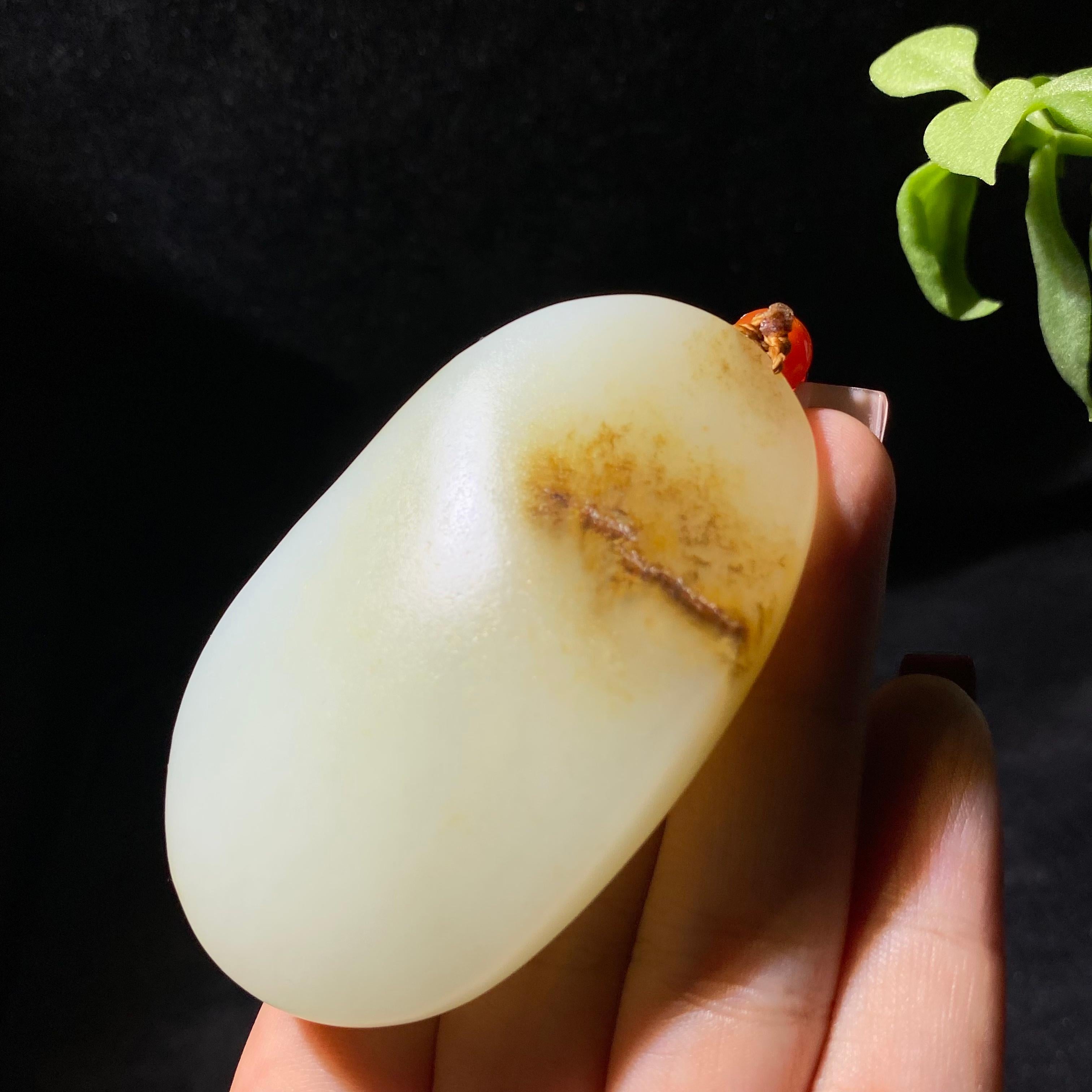 和田秋梨皮白玉籽料观音挂件（91.5g）