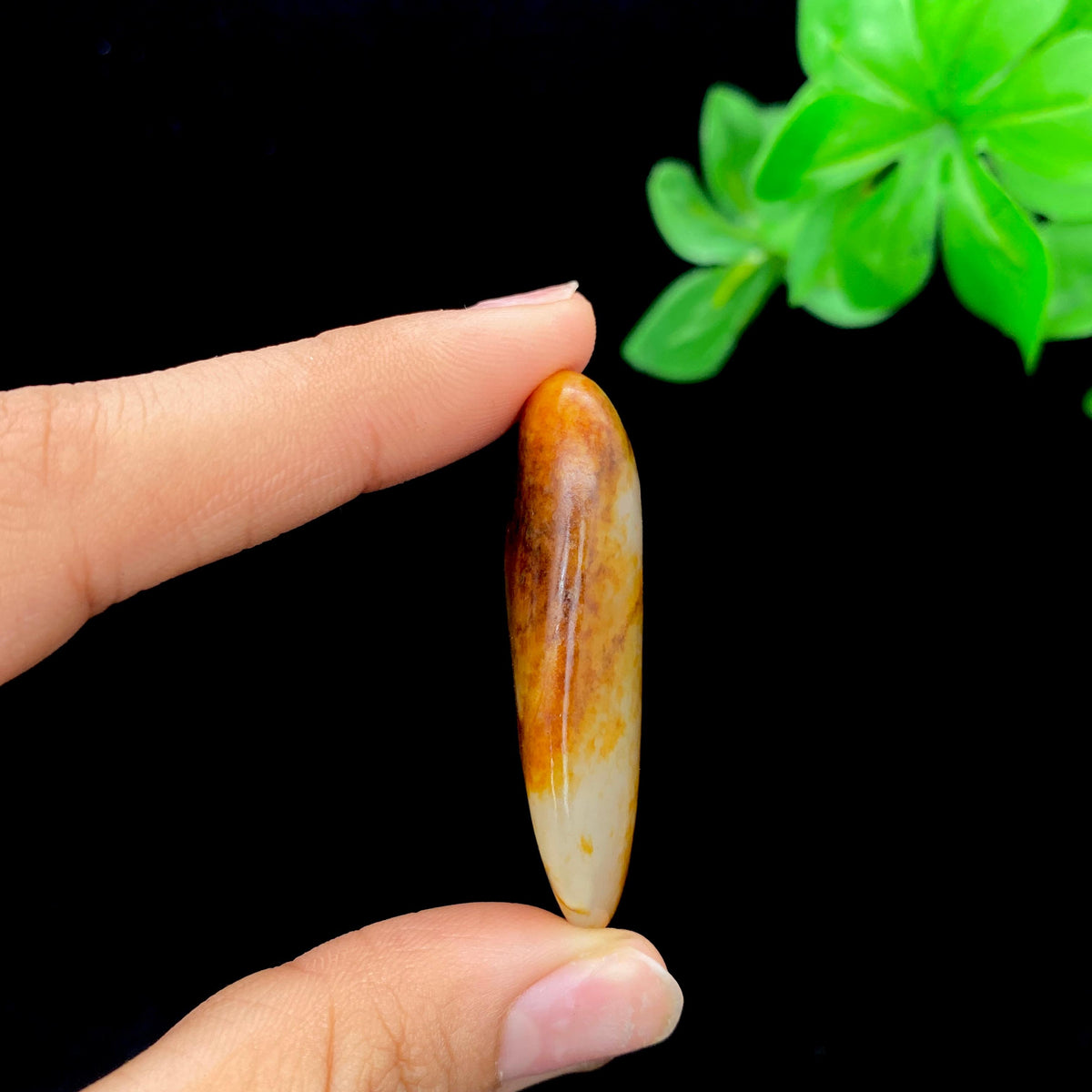 和田玉聚红皮籽料挂件（22.3g）