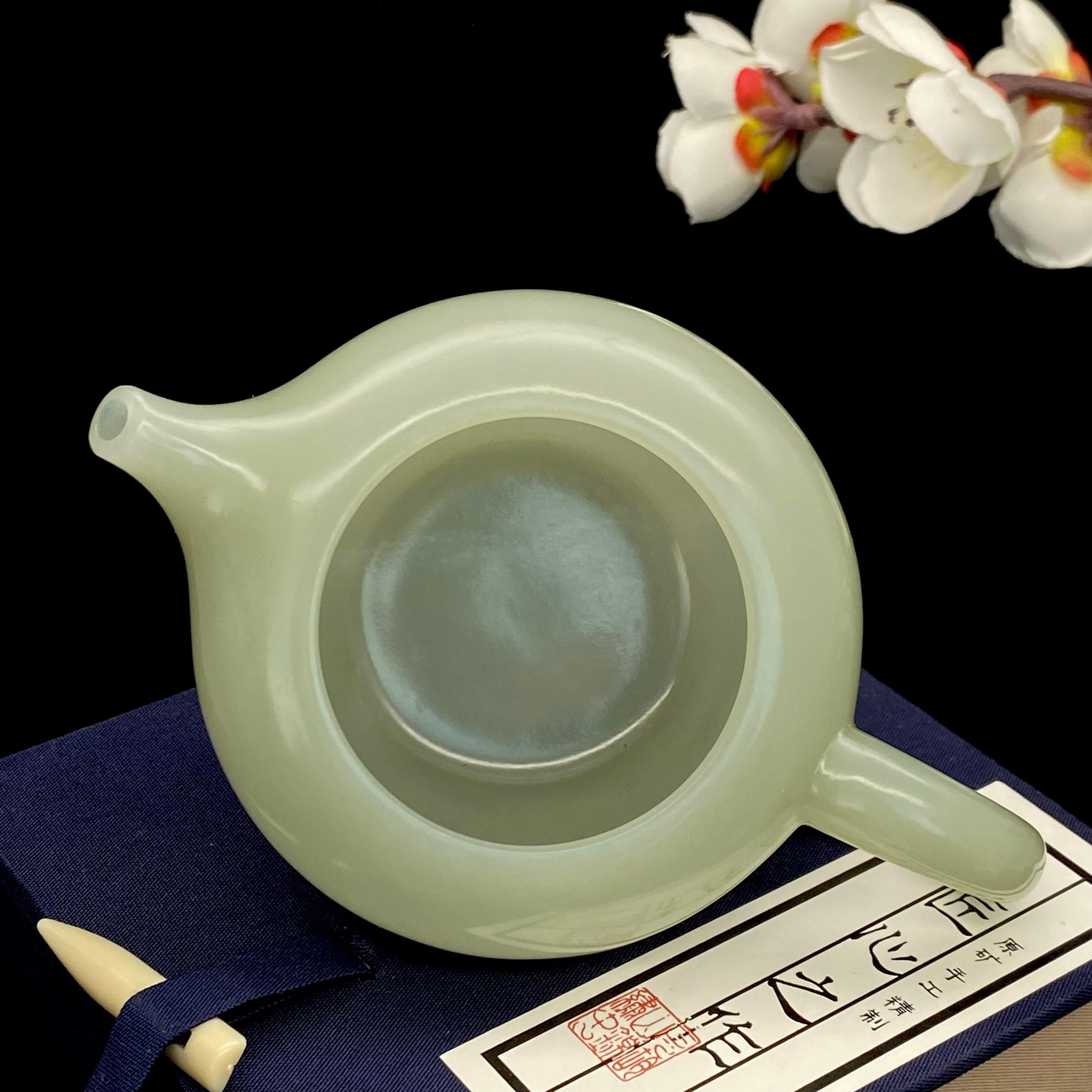 和田玉青白玉【茶壶】（151.2g）