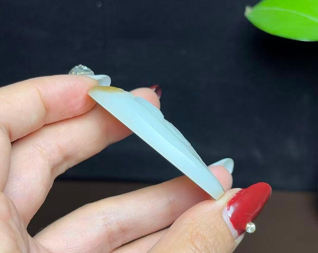 新疆和田玉且末天地糖白羊脂玉观音（3.1g）