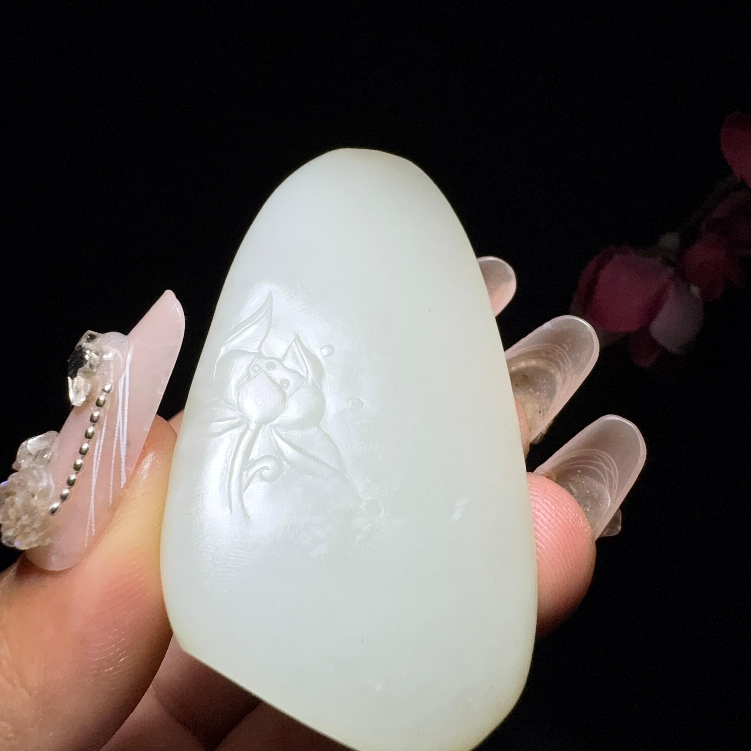和田玉籽料莲花观音（39.1g）