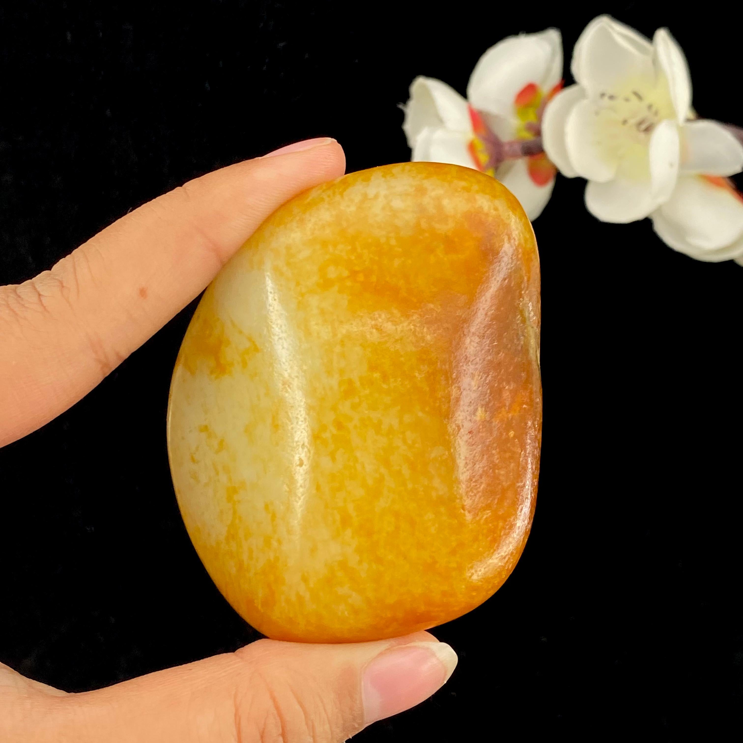 和田玉聚红皮籽料原石（151g）