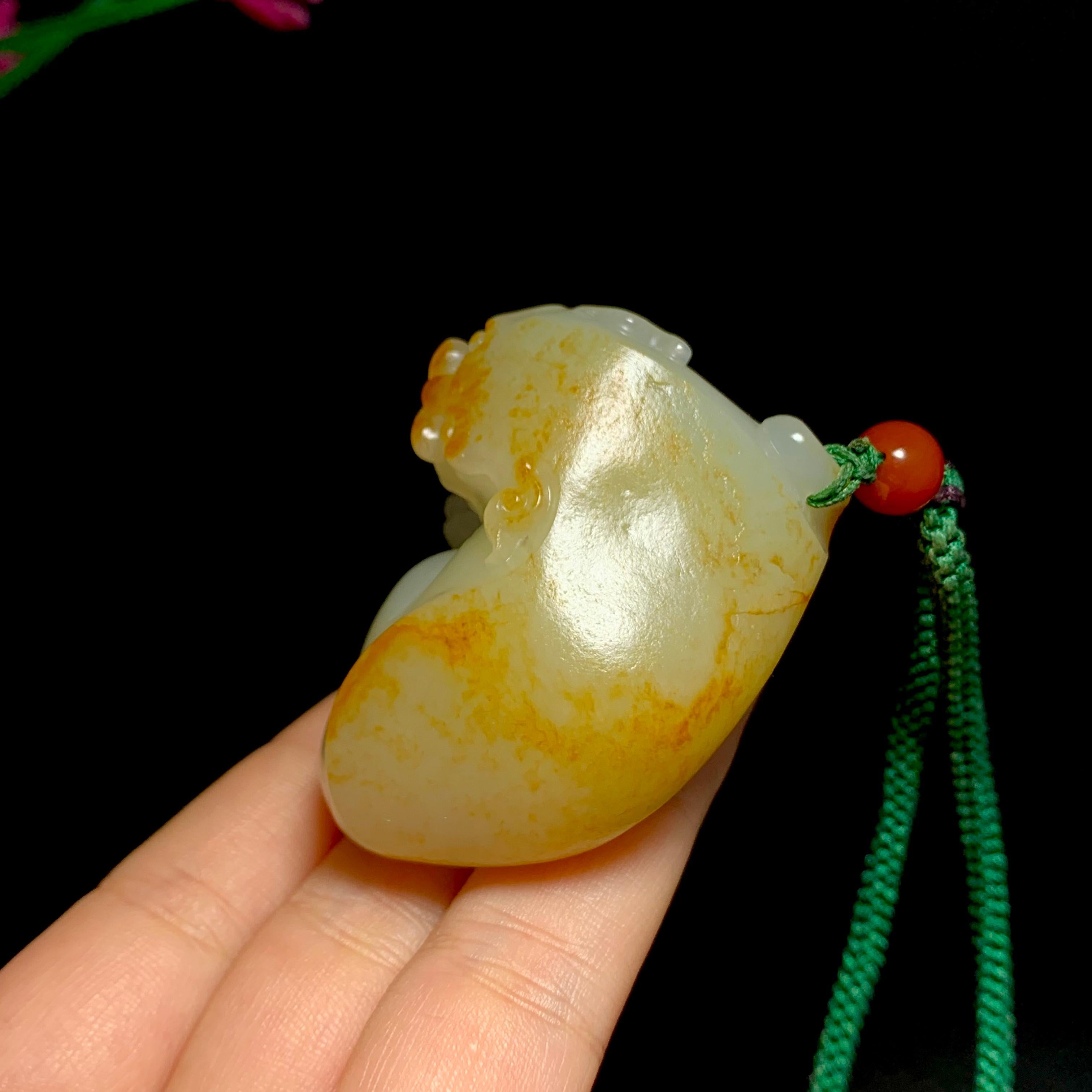 高品质新疆和田玉龙喀什河籽料貔貅手把件（97.0g）