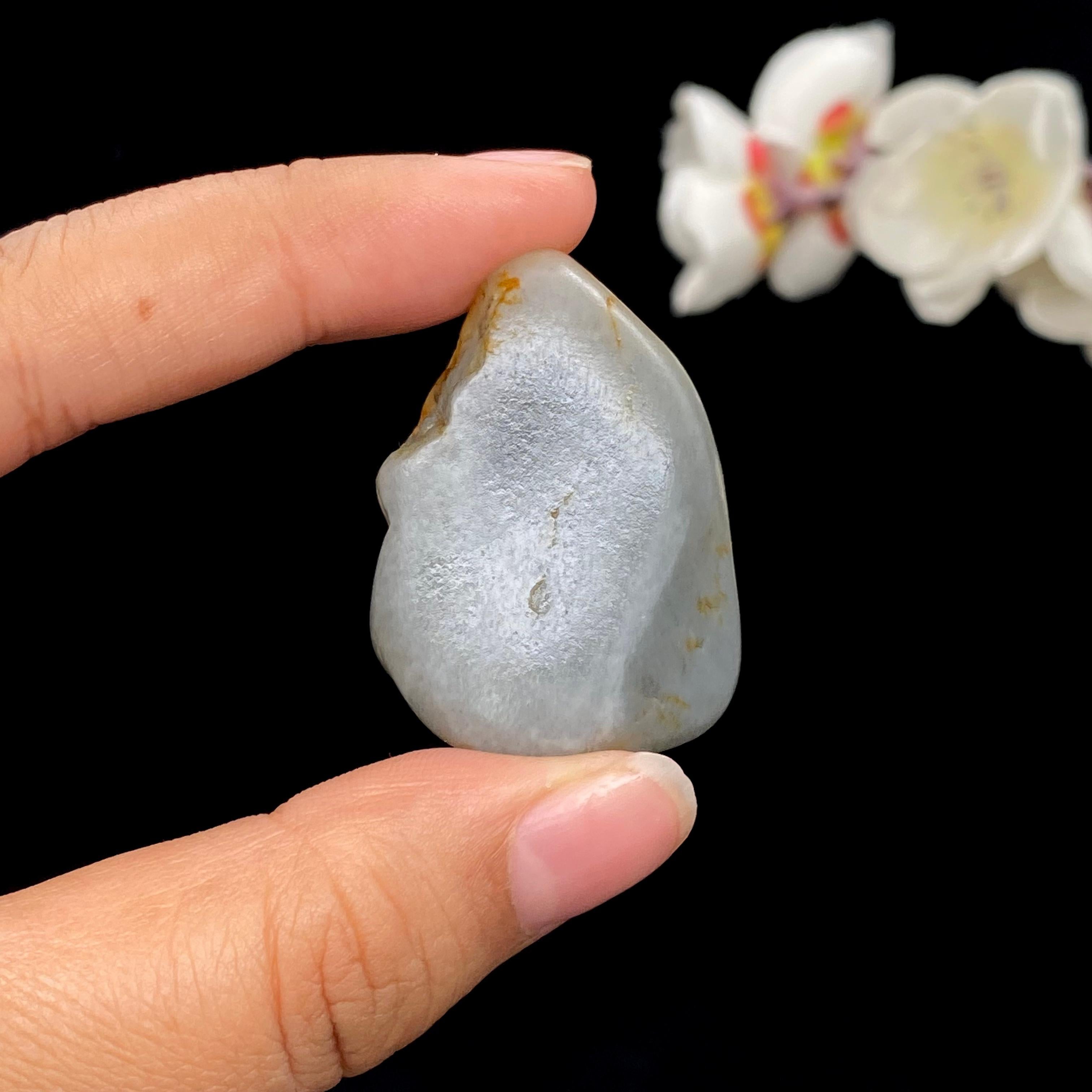 【超值推荐】 和田玉青花带洒金皮籽料（33g）