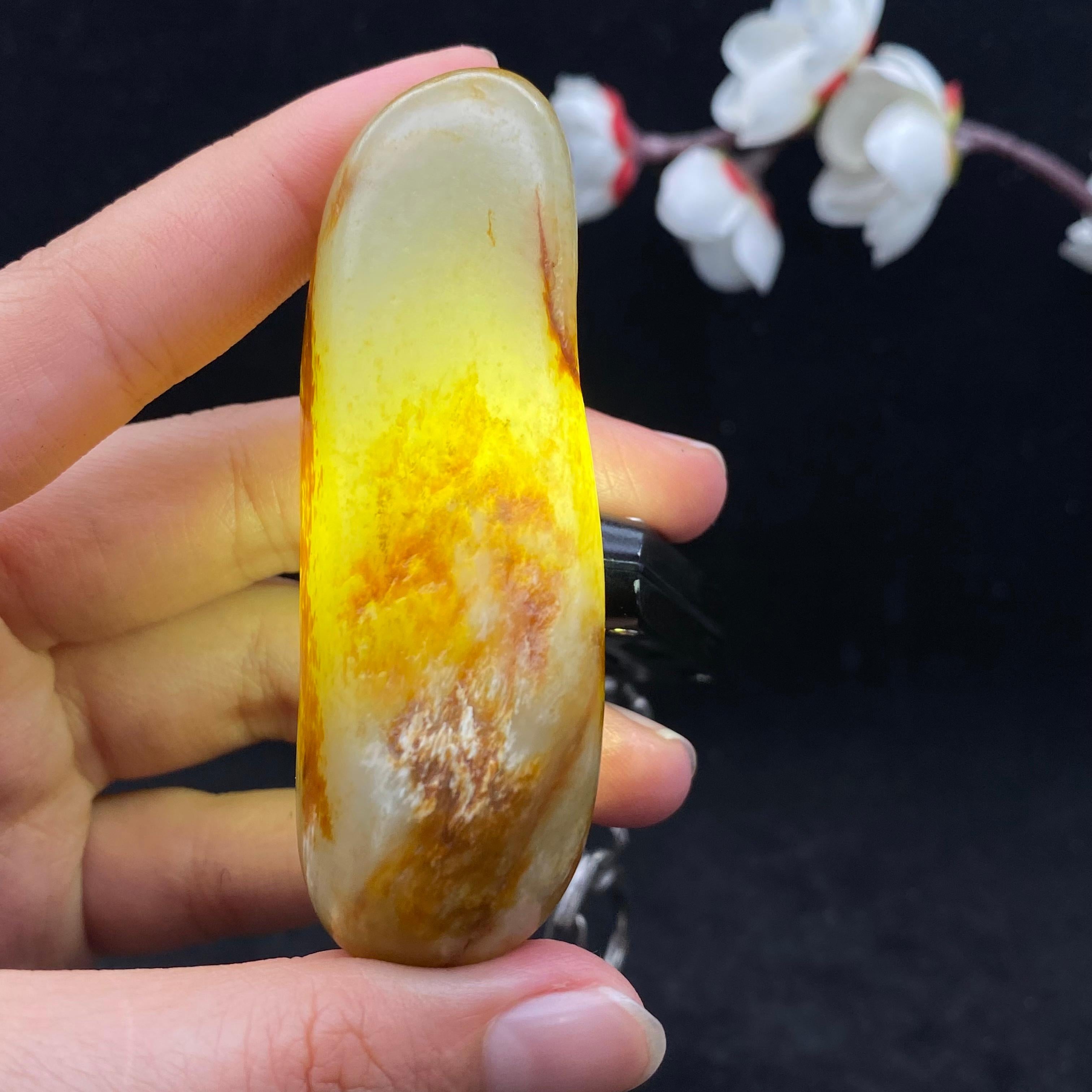 和田玉聚黄皮籽料挂件（77.6g）