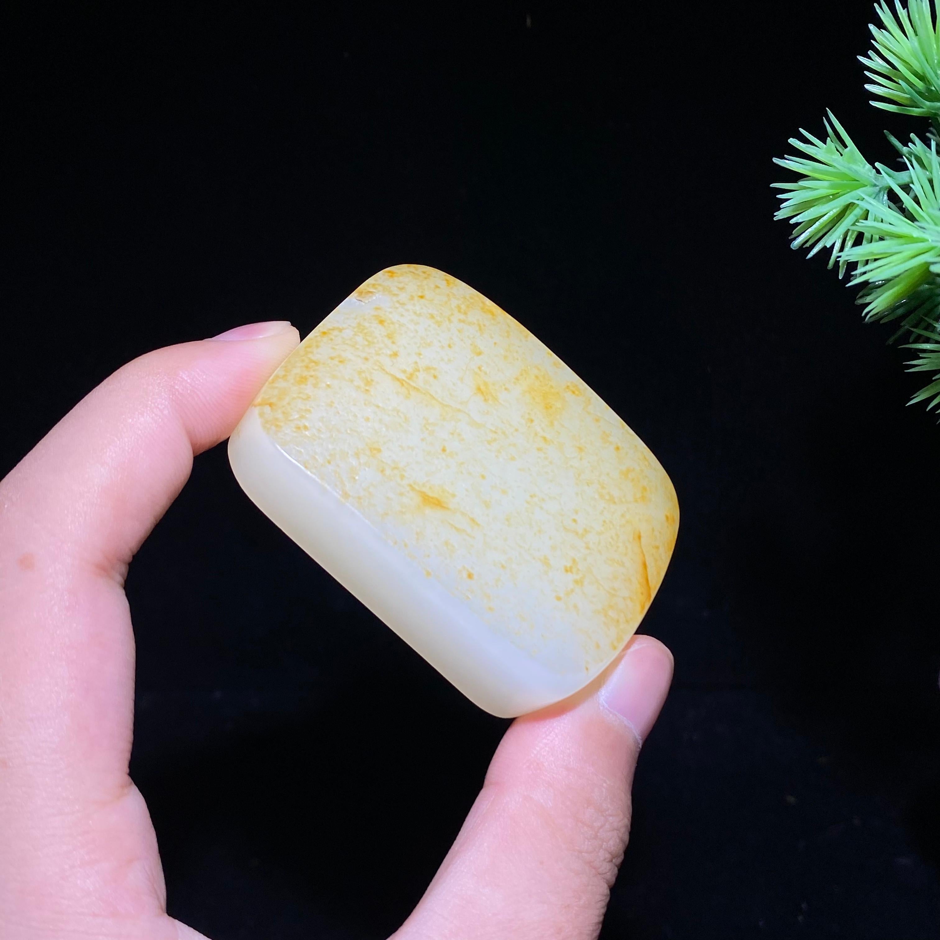 和田玉籽料无事牌（72.6g）