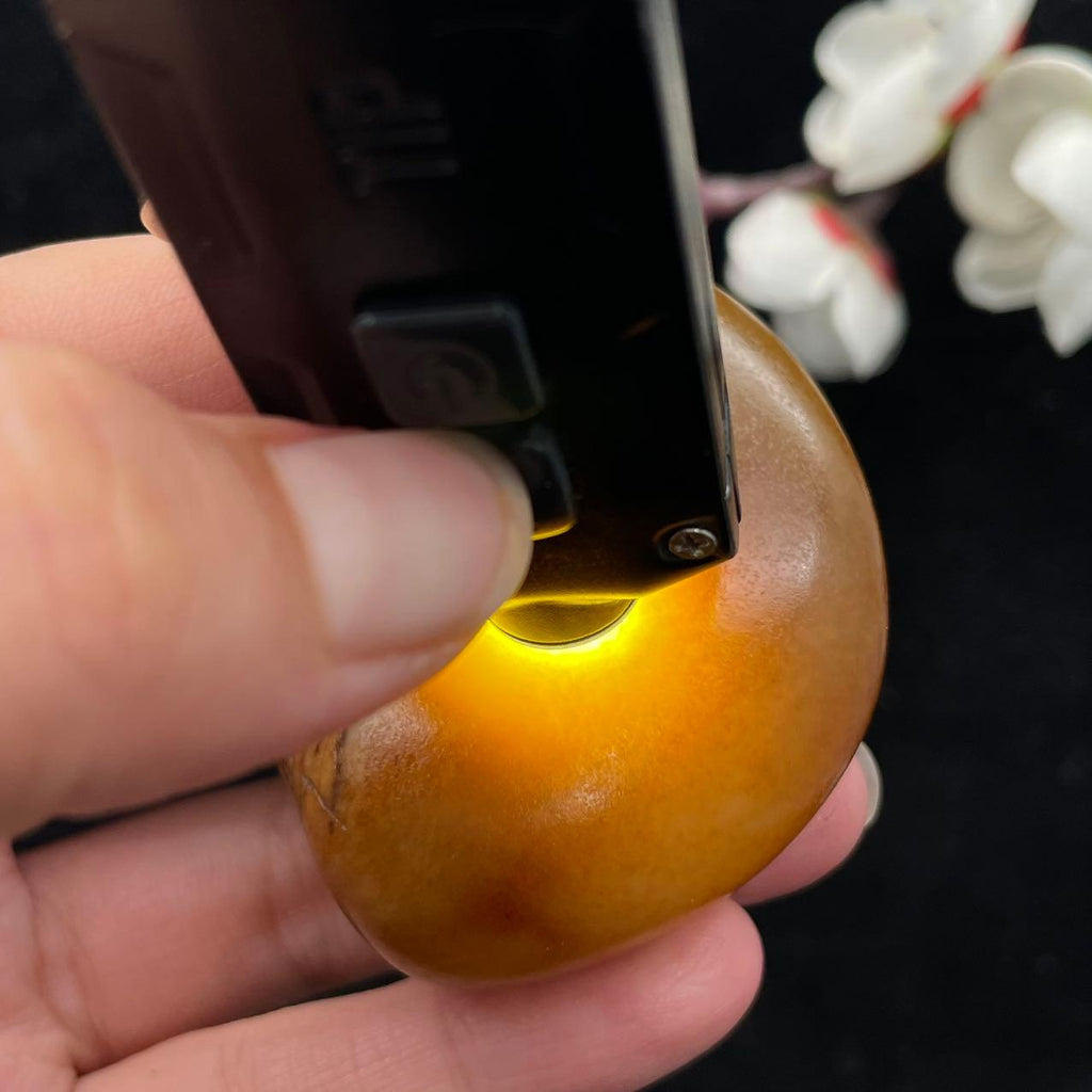 和田玉黄沁皮籽料（99.1g）