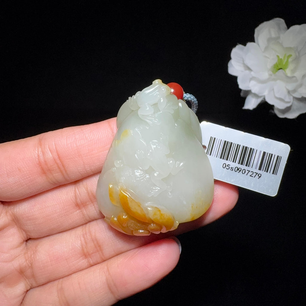 秒杀和田玉籽料呱呱来财（33.9g）