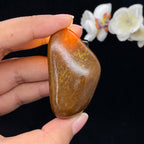 和田玉黄沁皮籽料挂件（48.2g）
