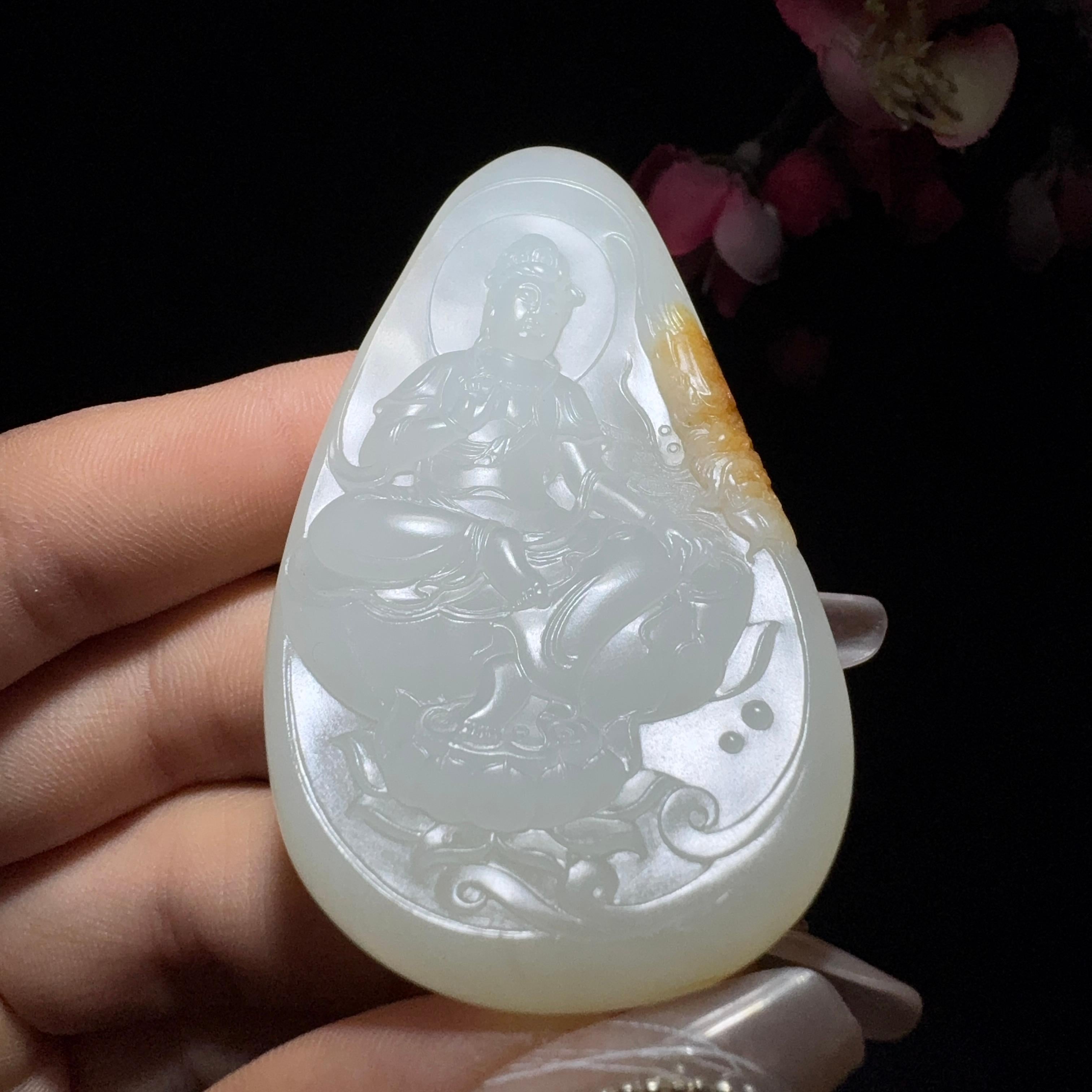 和田玉籽料挂件御龙观音（64.6g）