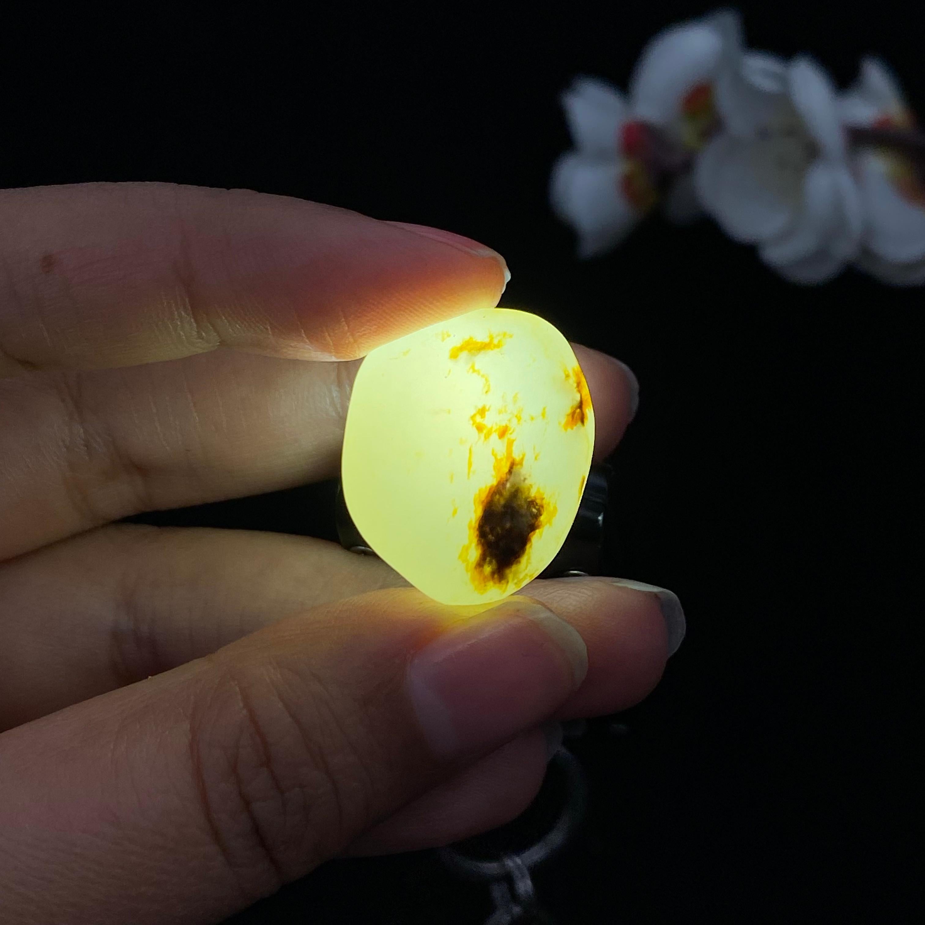 【超值推荐】和田玉洒金皮籽料吊坠籽（8.9g）