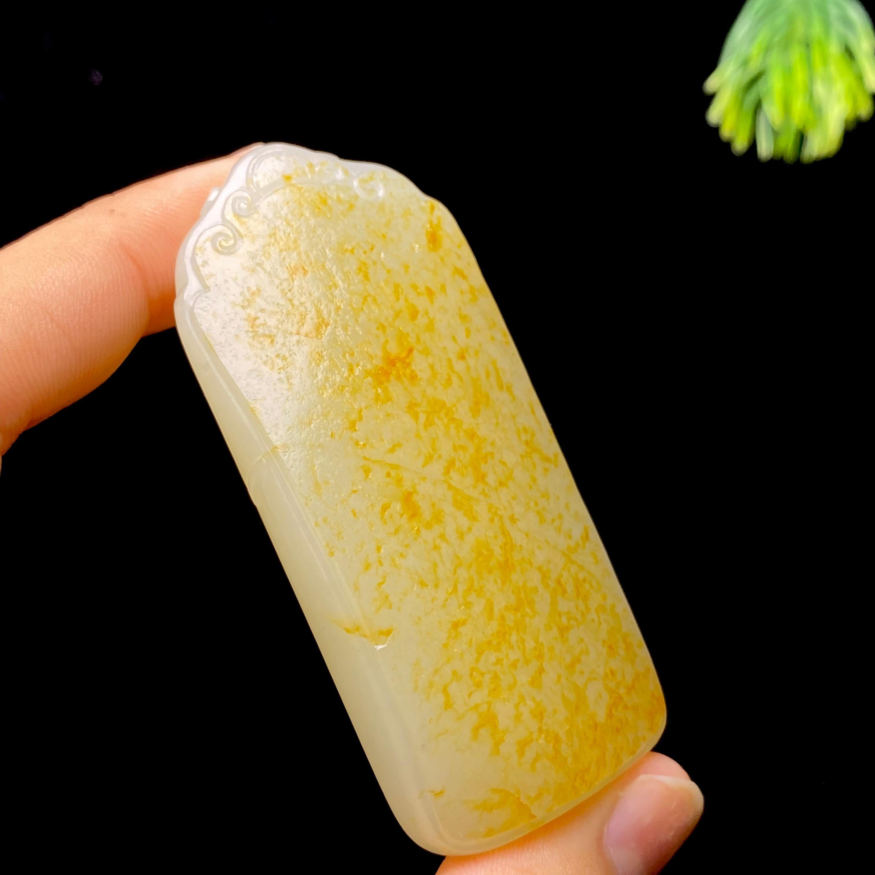 和田玉籽料无事牌（64.9g）
