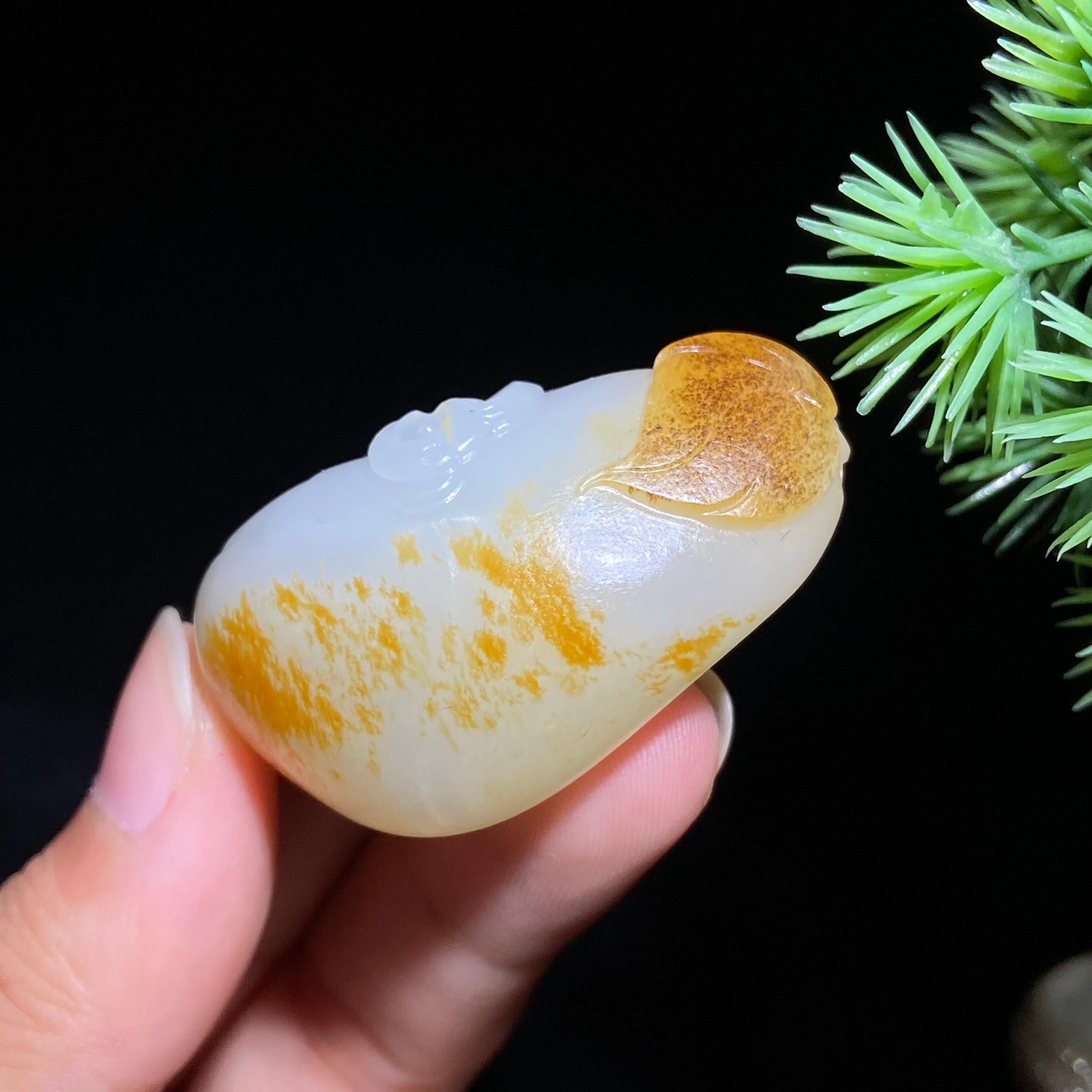 和田玉籽料一叶封侯（32.9g）