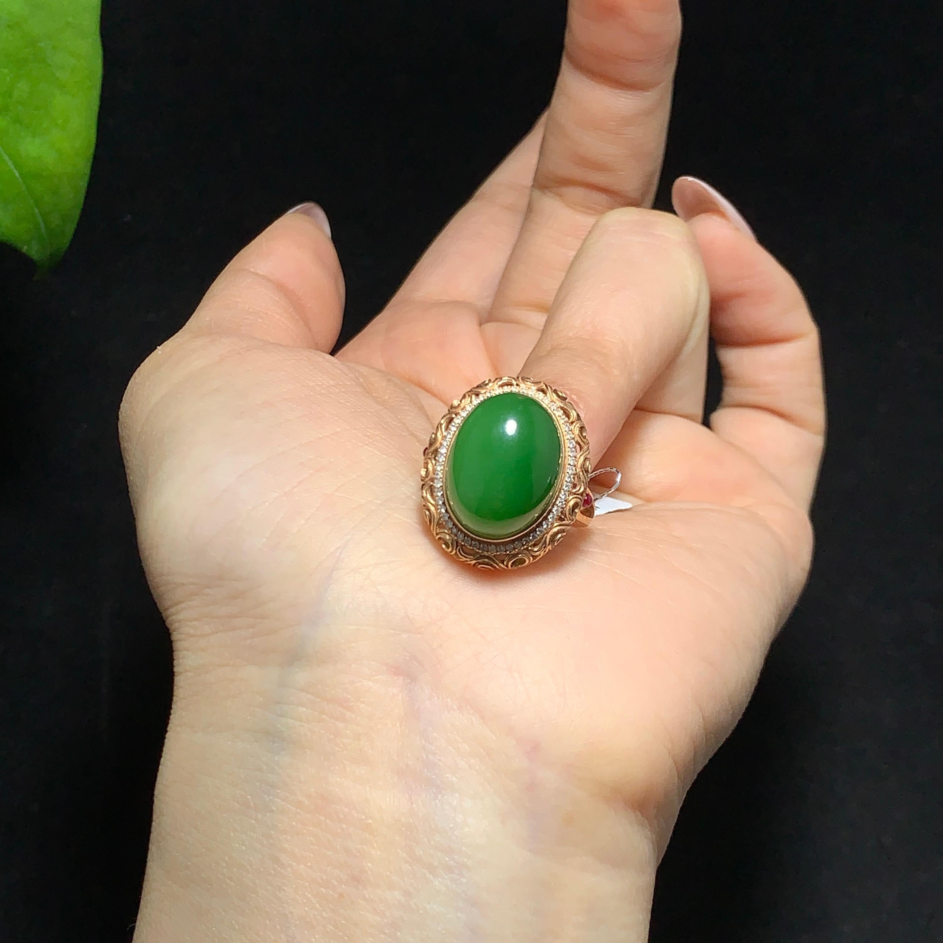 收藏级18k金碧玉辣阳绿戒指（6.0g）