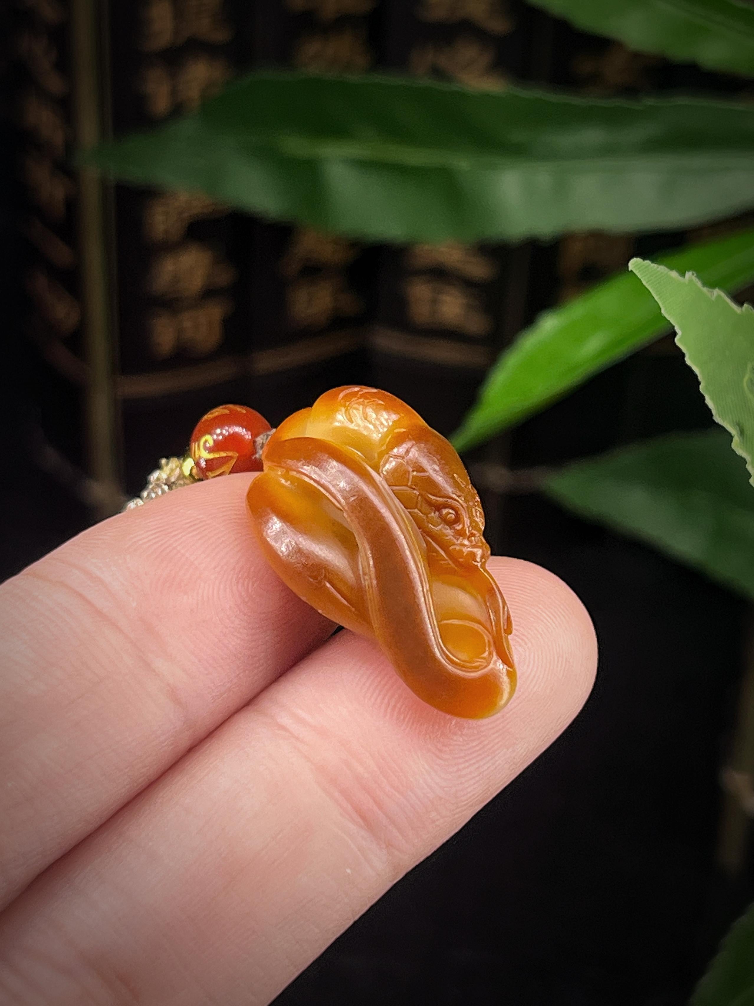和田玉籽料蛇挂件（7.7g）