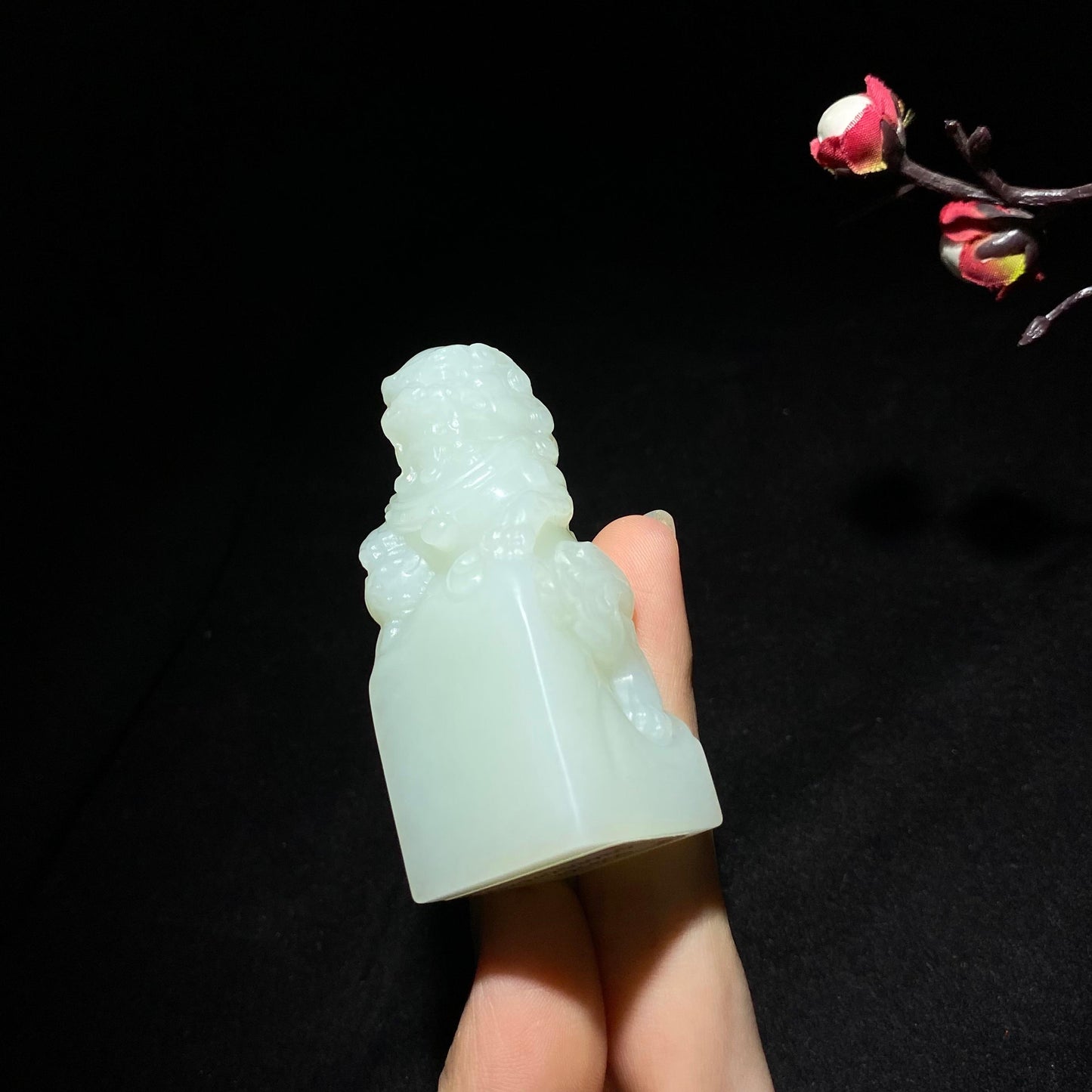 和田山料白玉狮子印章（84.7g）