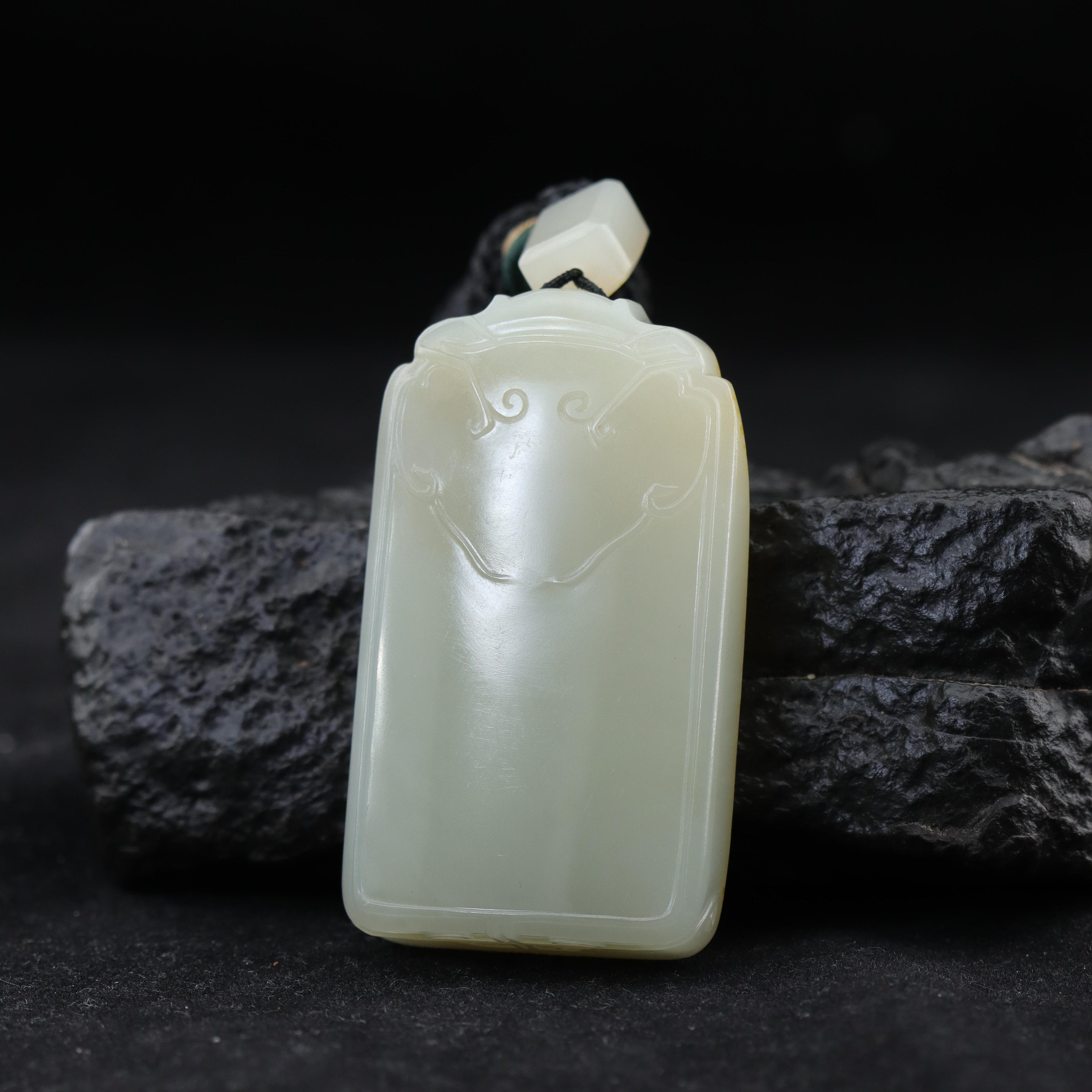 和田玉聚红皮无事牌（53.4g）