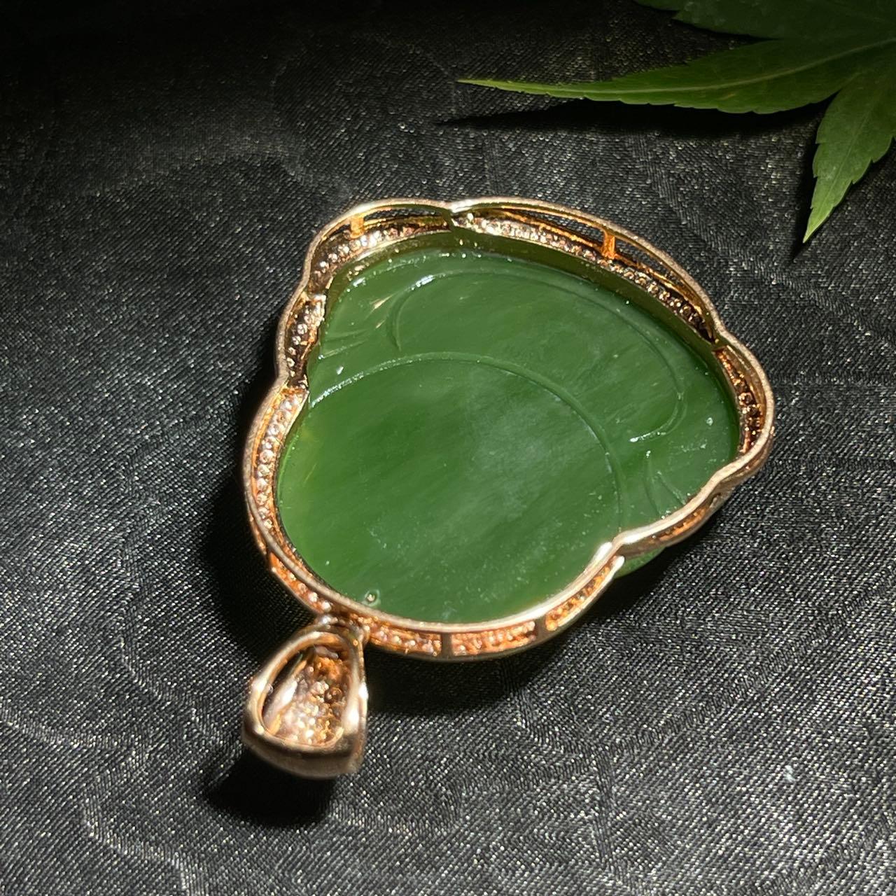 和田玉碧玉阳绿金镶佛公（15.6g）
