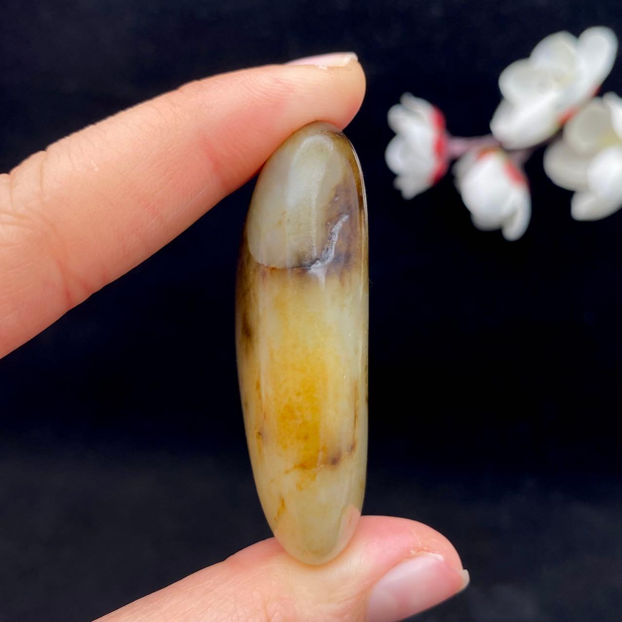 和田玉聚黑皮籽料原石（43.8g）