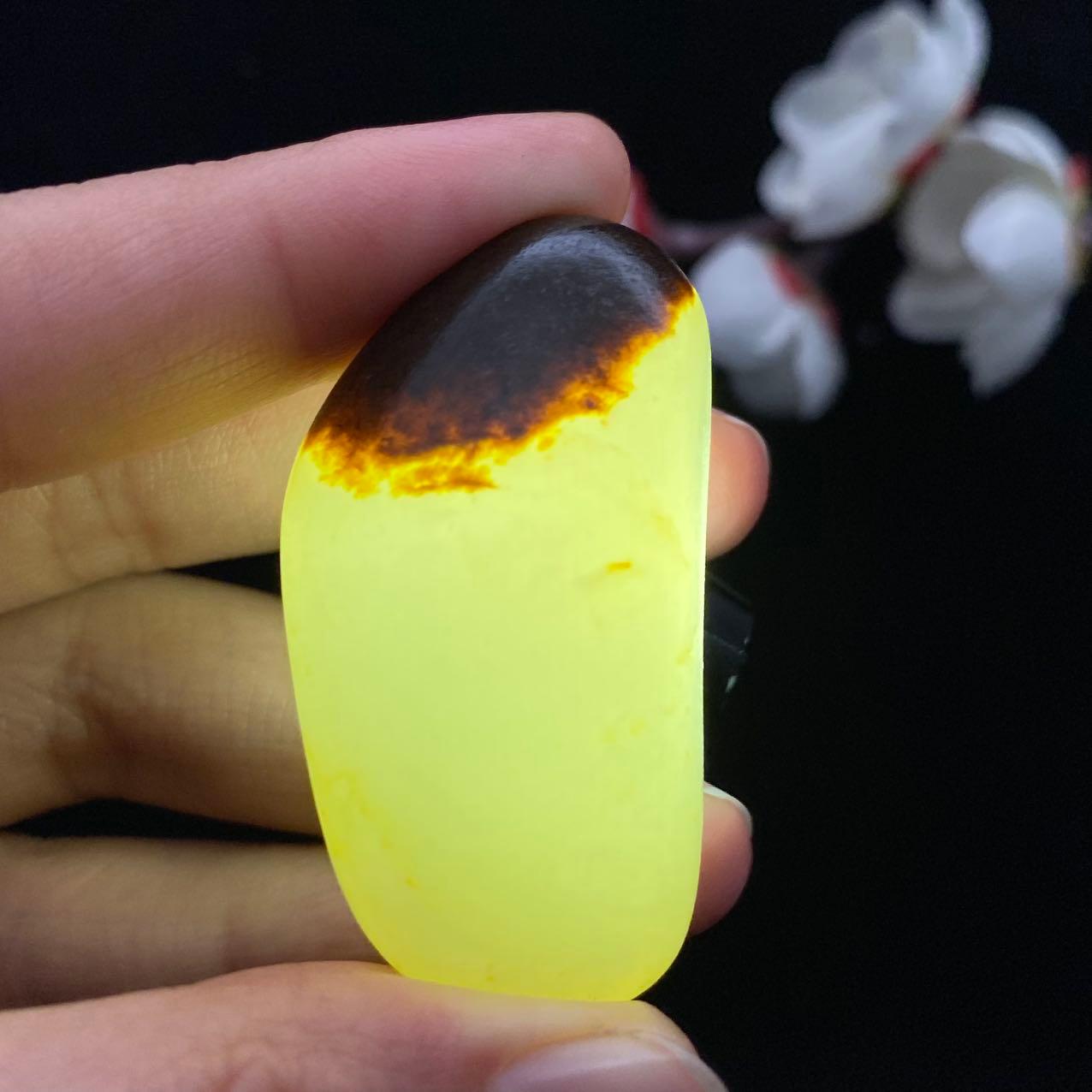 和田玉黑黄皮籽料（27.9g）