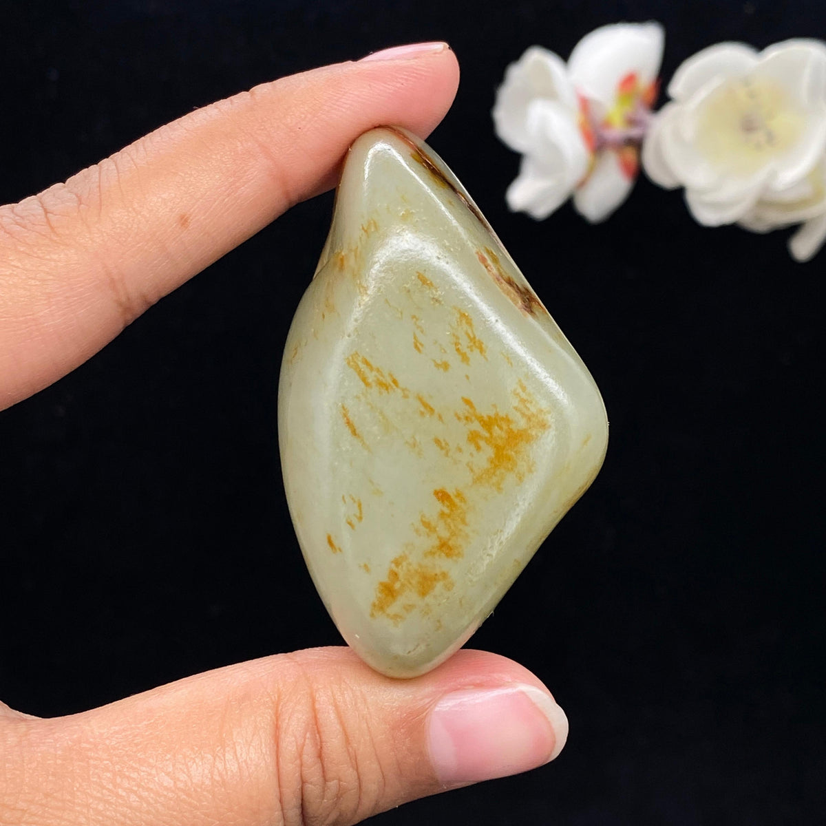 和田玉洒金皮籽料手把件（74g）