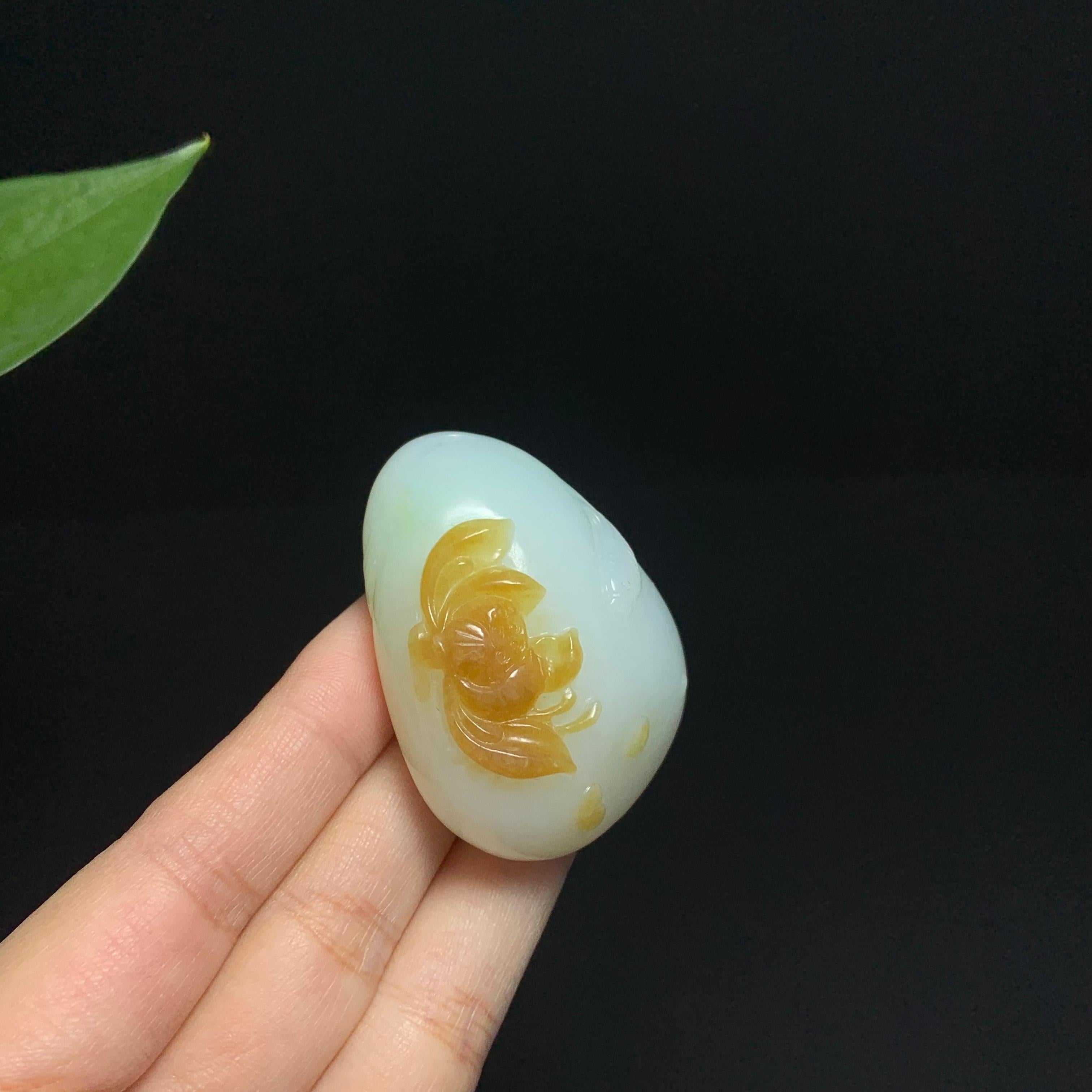 收藏级新疆且末糖白玉花开富贵挂件（57.2g）