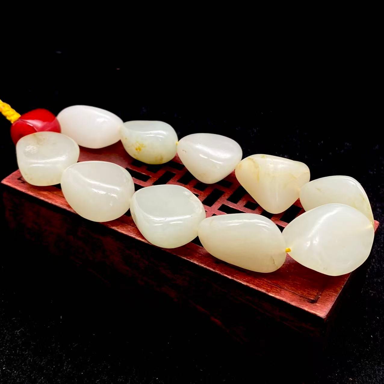 和田玉洒金皮籽料【精品手串】（67.8g）