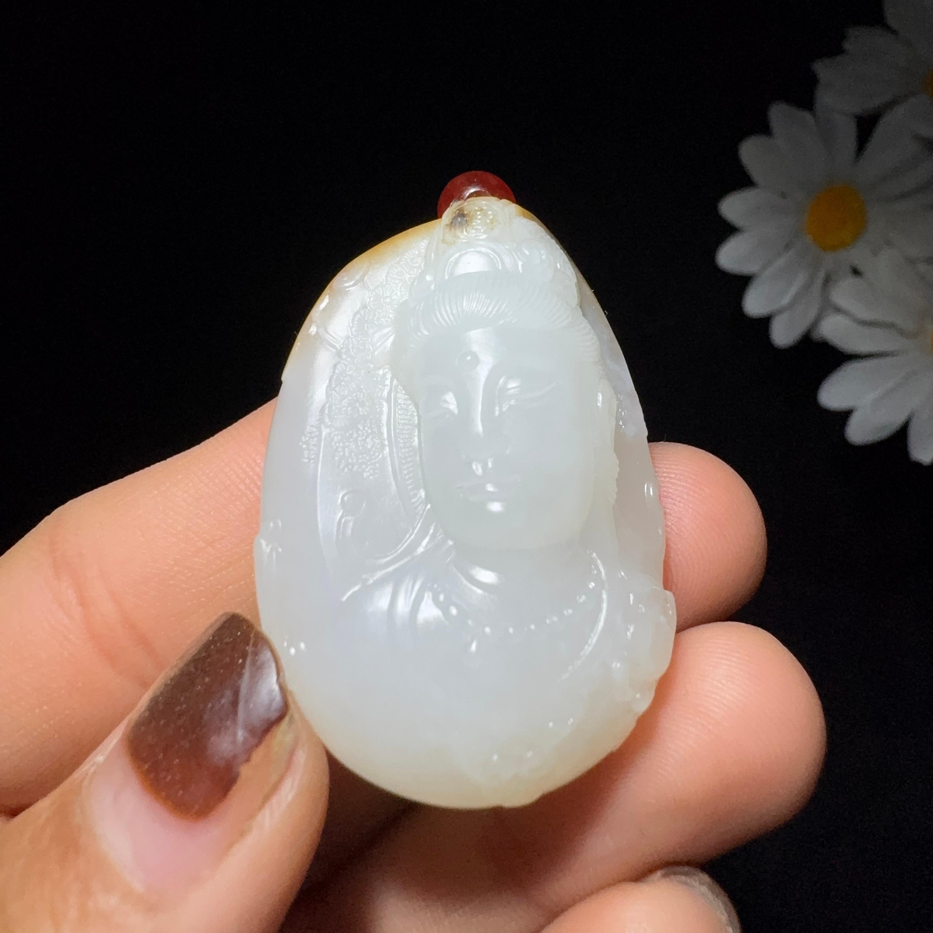 和田玉籽料观音（28.3g）