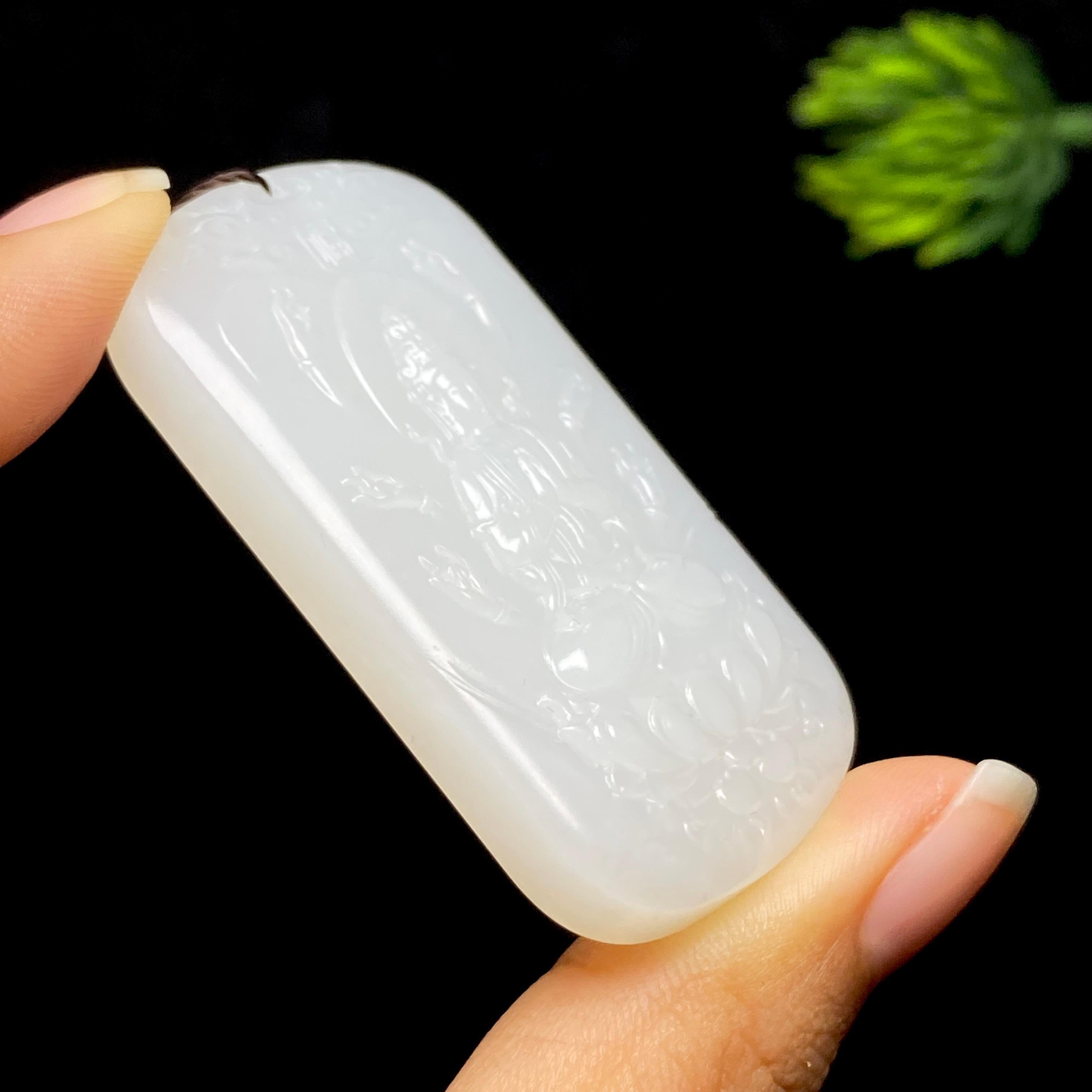 和田玉白玉千手观音（30.1g）