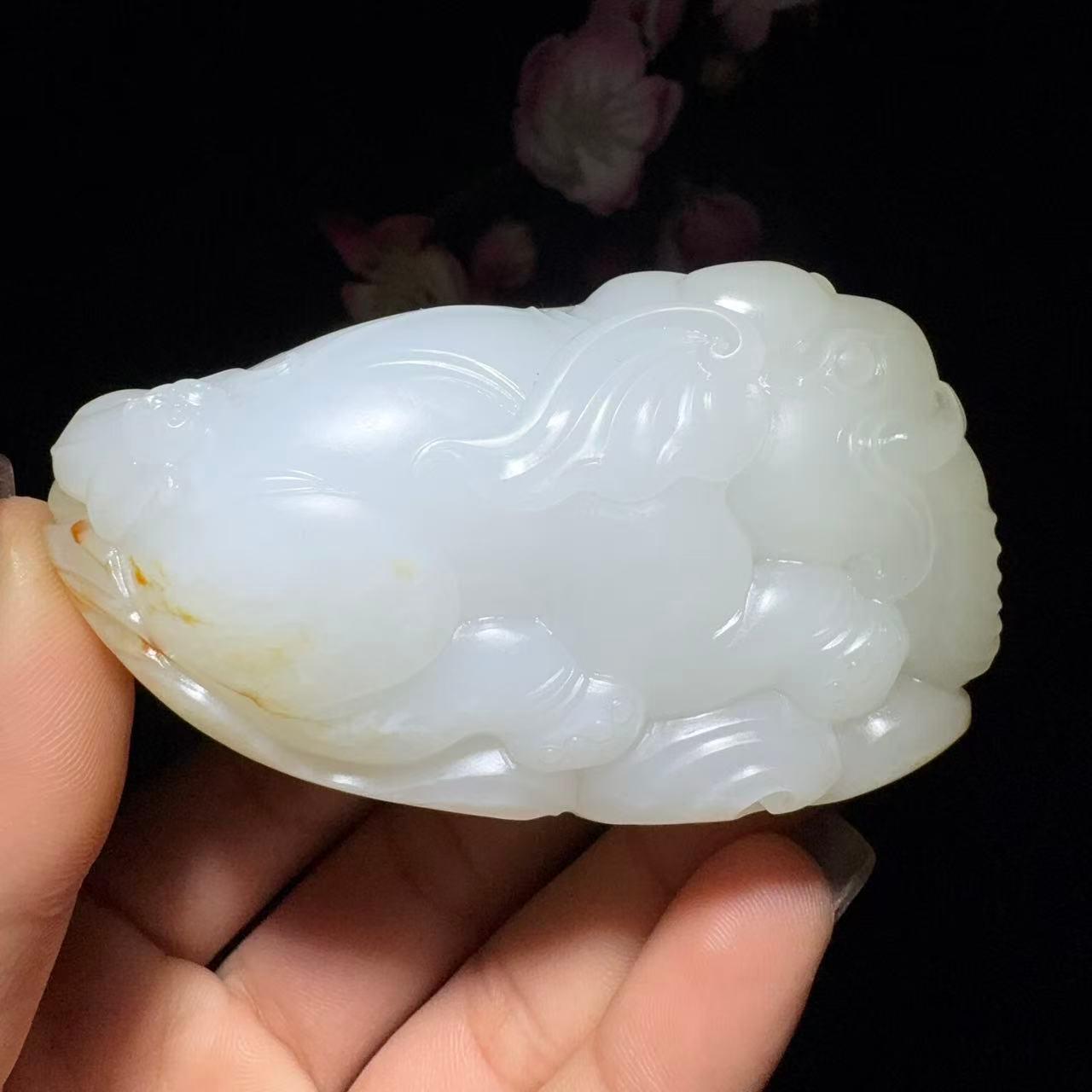 和田玉籽料手把件太平有象（161.7g）