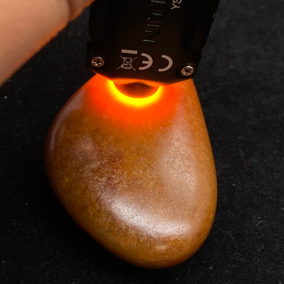 和田玉满红沁皮籽料（71.6g）