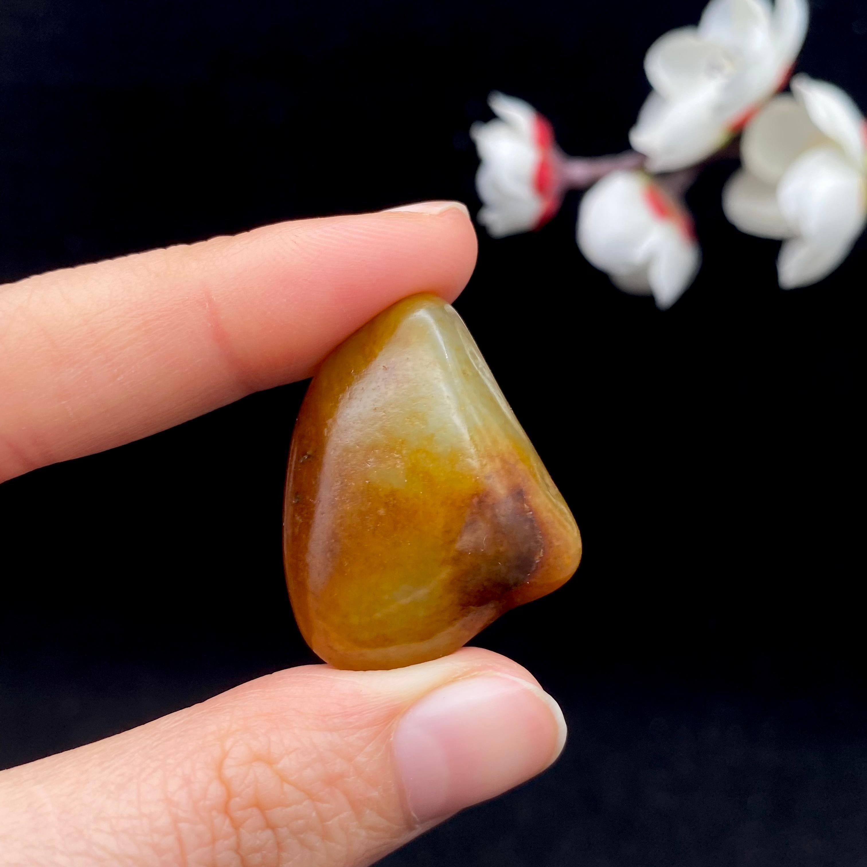 和田玉黄沁皮籽料吊坠籽（11.9g）