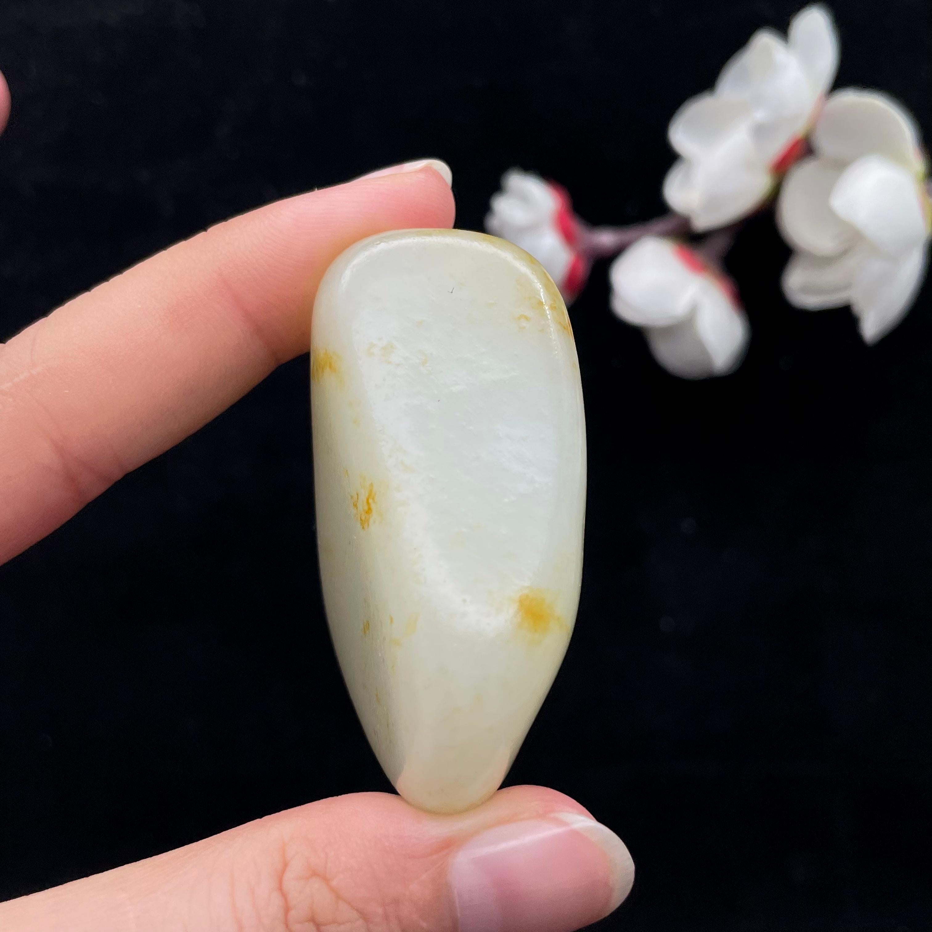 和田玉洒红皮籽料（68.3g）