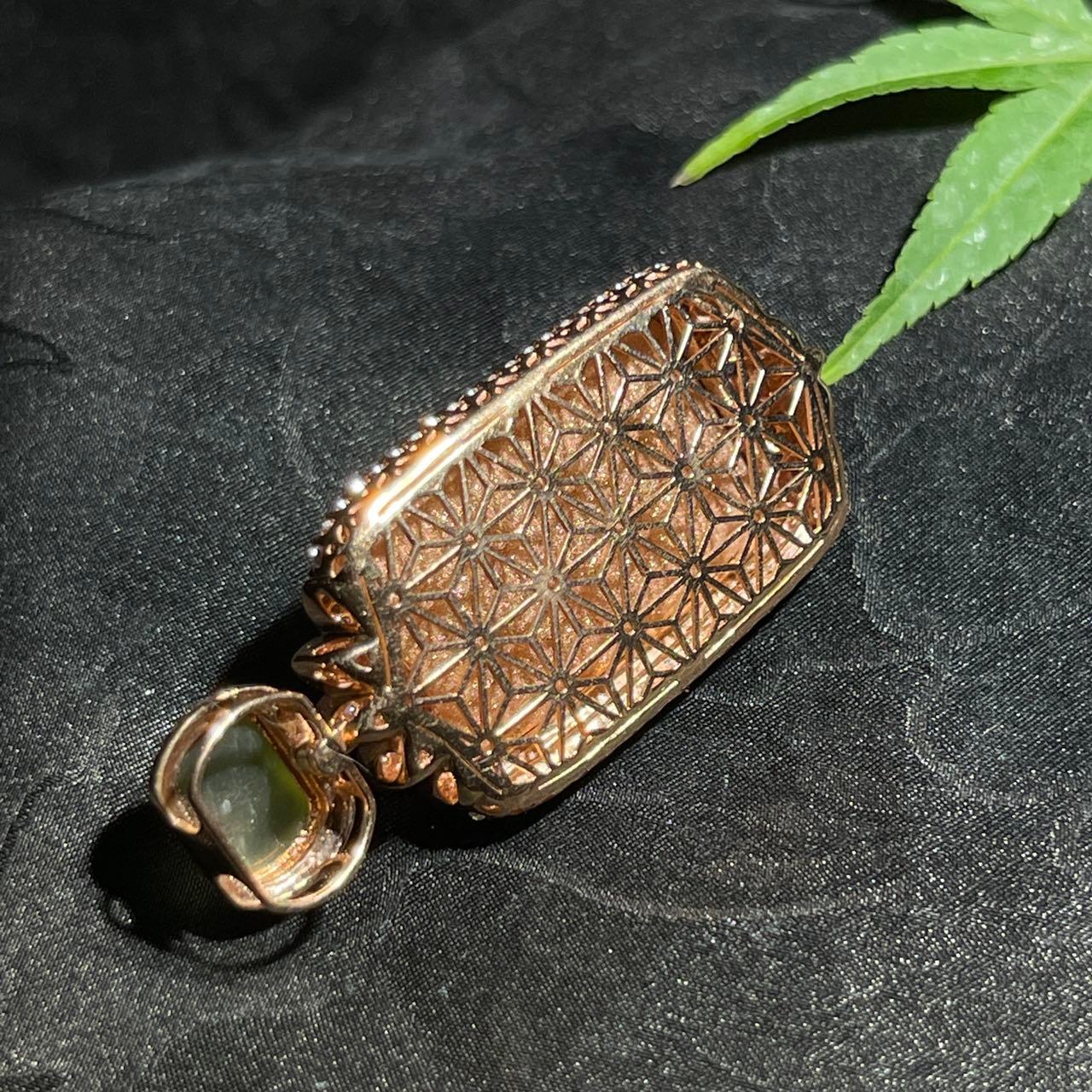 和田玉碧玉猫眼金镶无事牌（16.6g）