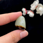 和田玉黑黄皮籽料吊坠籽（13.3g）