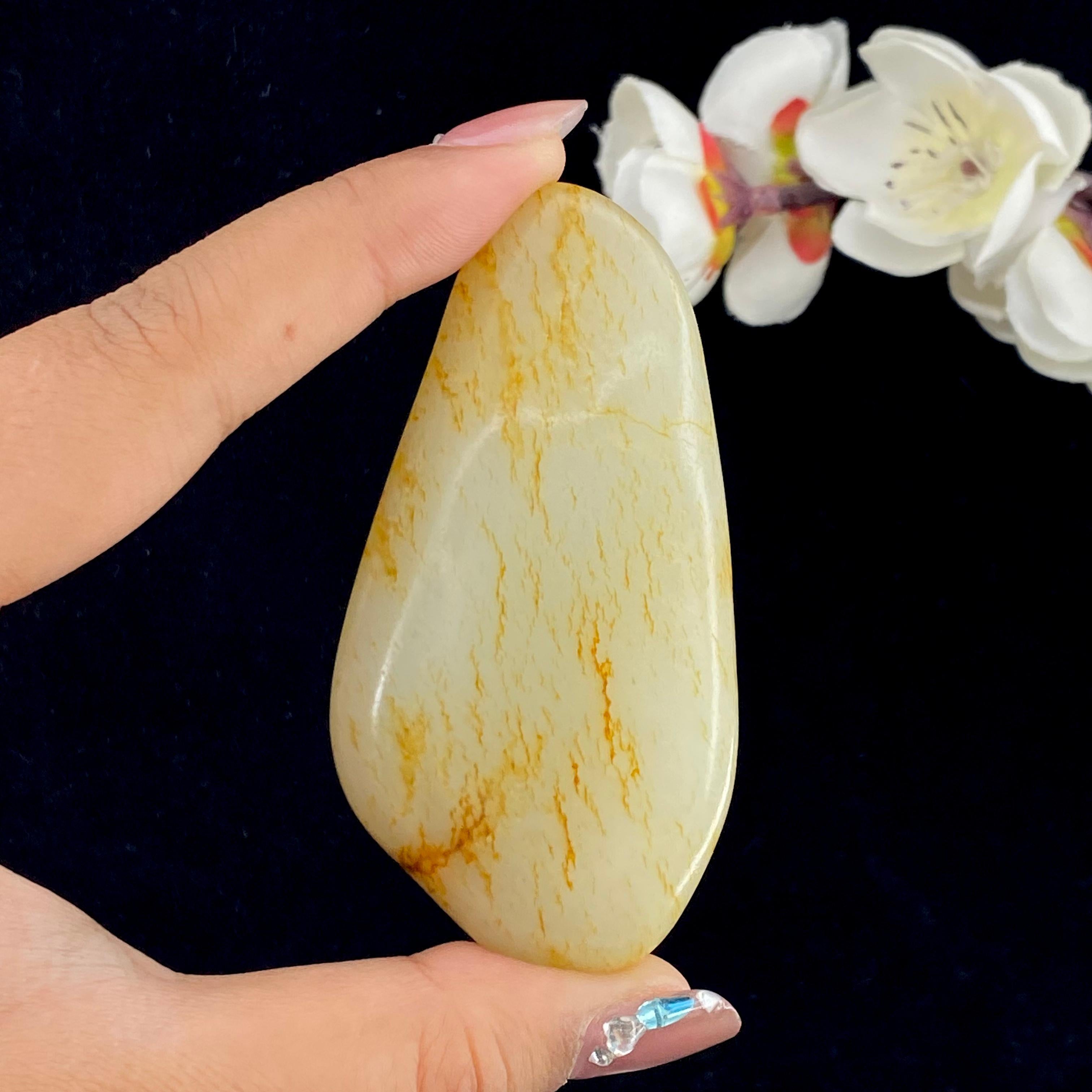 和田玉洒红皮籽料手把件（106.9g）